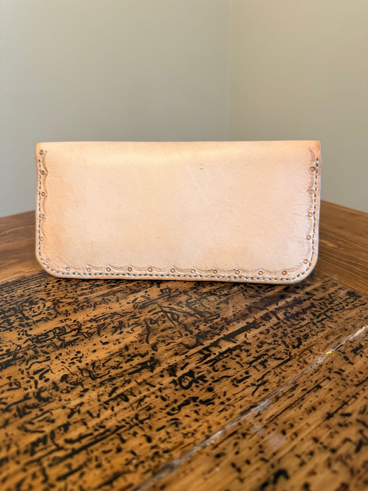 Photo by CurtQuick on April 26, 2026 of the Self-Made Mens Roper Wallet in Unknown Natural Veg Tan.