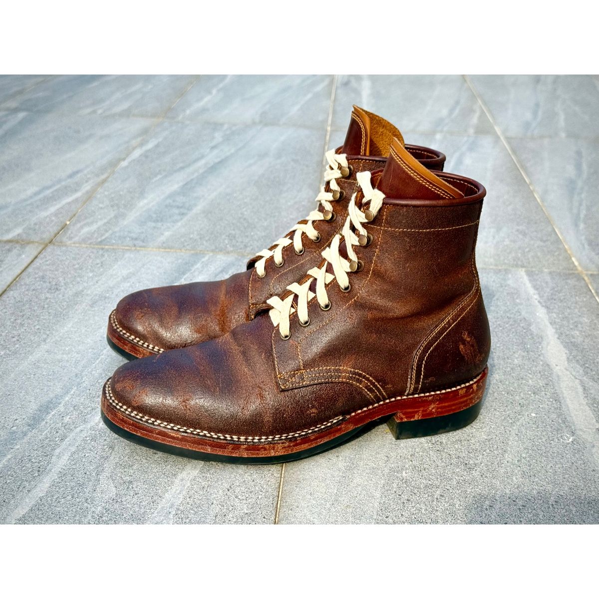 Photo by wwhmusic on November 5, 2025 of the Fortis Boots Strider in Indonesian Brown Waxed Flesh.