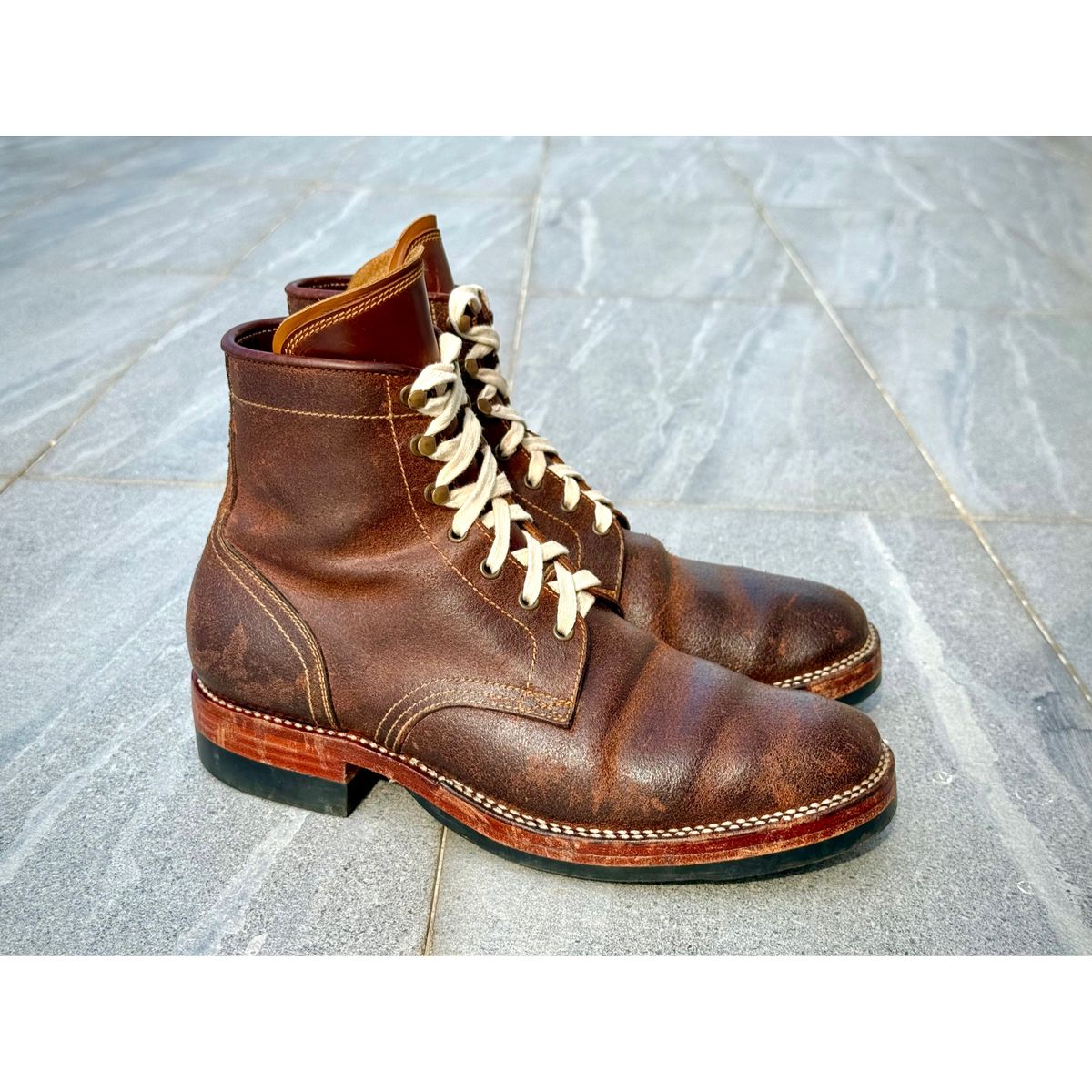 Photo by wwhmusic on November 5, 2025 of the Fortis Boots Strider in Indonesian Brown Waxed Flesh.