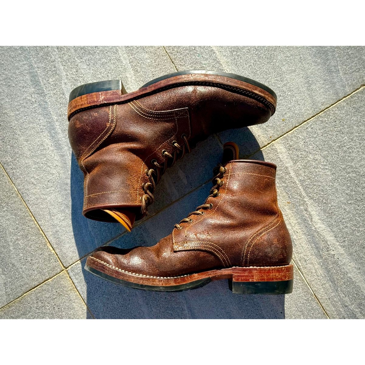 Photo by wwhmusic on December 5, 2025 of the Fortis Boots Strider in Indonesian Brown Waxed Flesh.