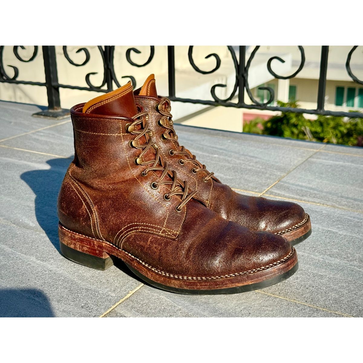 Photo by wwhmusic on December 5, 2025 of the Fortis Boots Strider in Indonesian Brown Waxed Flesh.