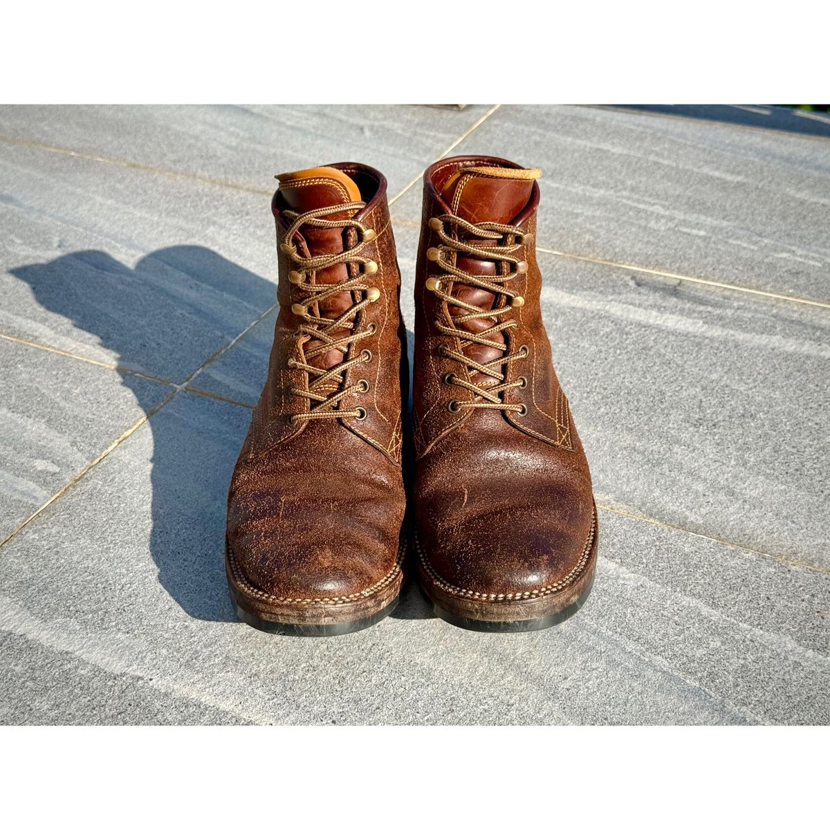 Photo by wwhmusic on January 4, 2026 of the Fortis Boots Strider in Indonesian Brown Waxed Flesh.