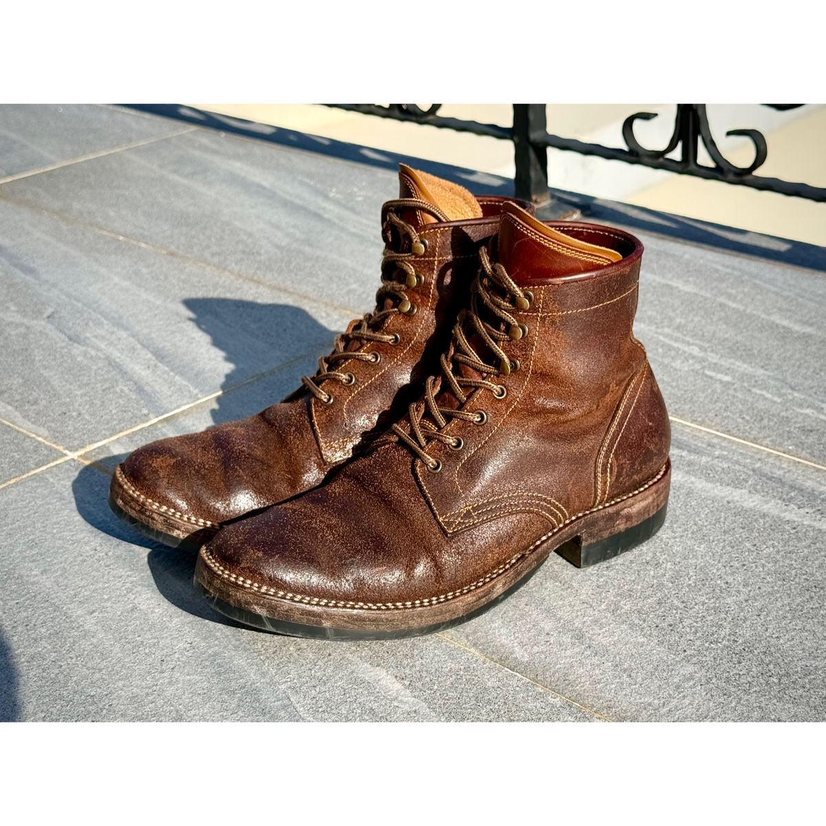 Photo by wwhmusic on January 4, 2026 of the Fortis Boots Strider in Indonesian Brown Waxed Flesh.