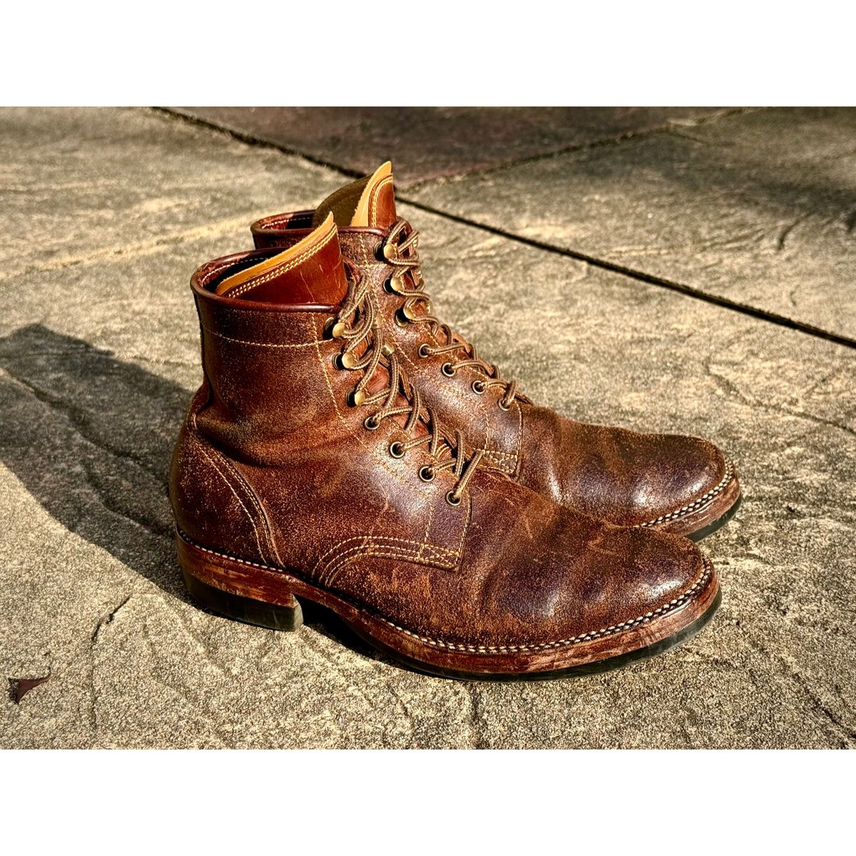 Photo by wwhmusic on February 3, 2026 of the Fortis Boots Strider in Indonesian Brown Waxed Flesh.