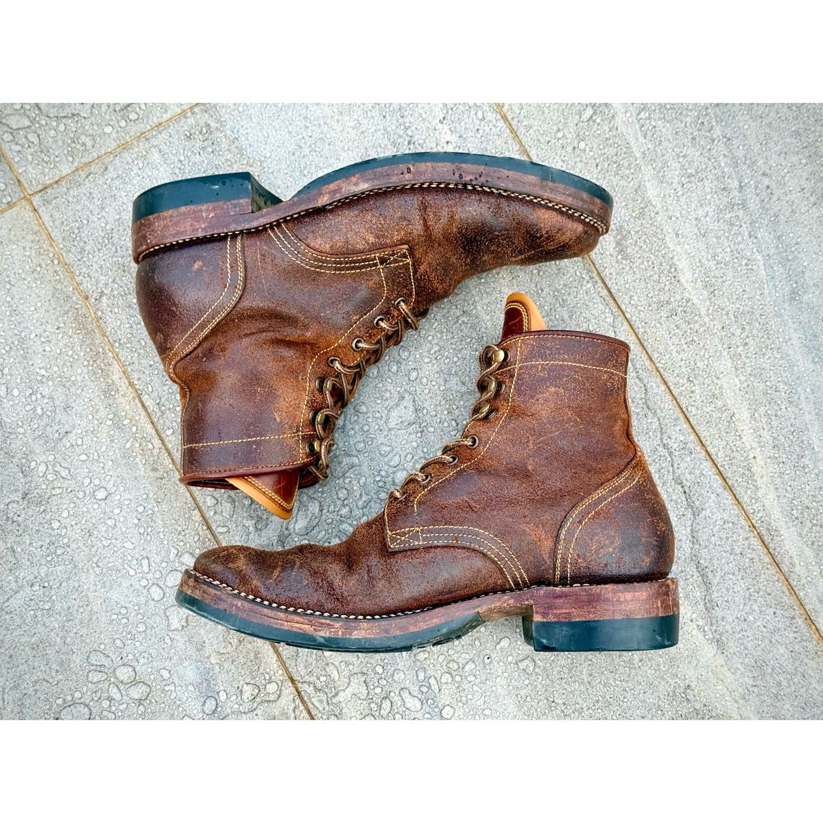Photo by wwhmusic on March 3, 2026 of the Fortis Boots Strider in Indonesian Brown Waxed Flesh.