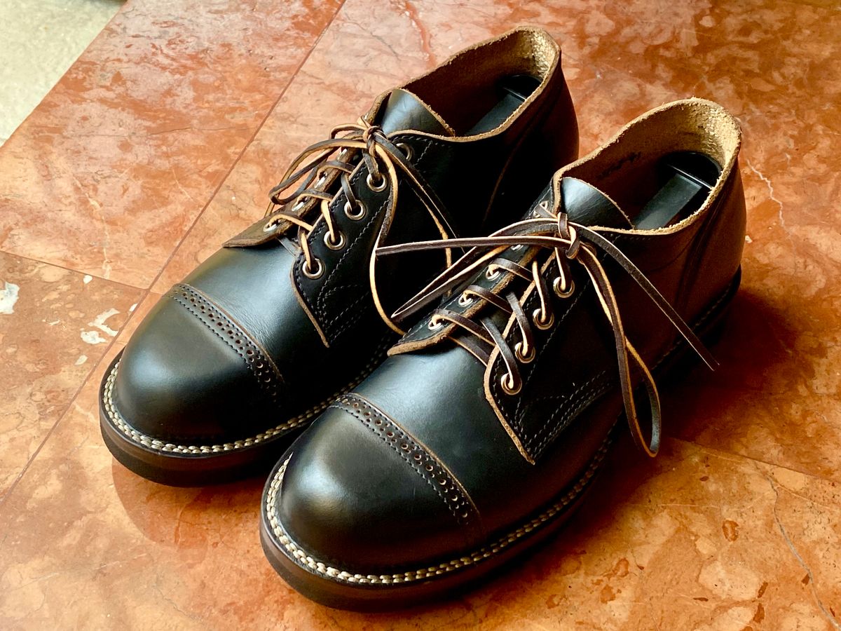 Photo by wwhmusic on June 18, 2024 of the Wan Er Service Shoes in Horween Black Chromexcel.