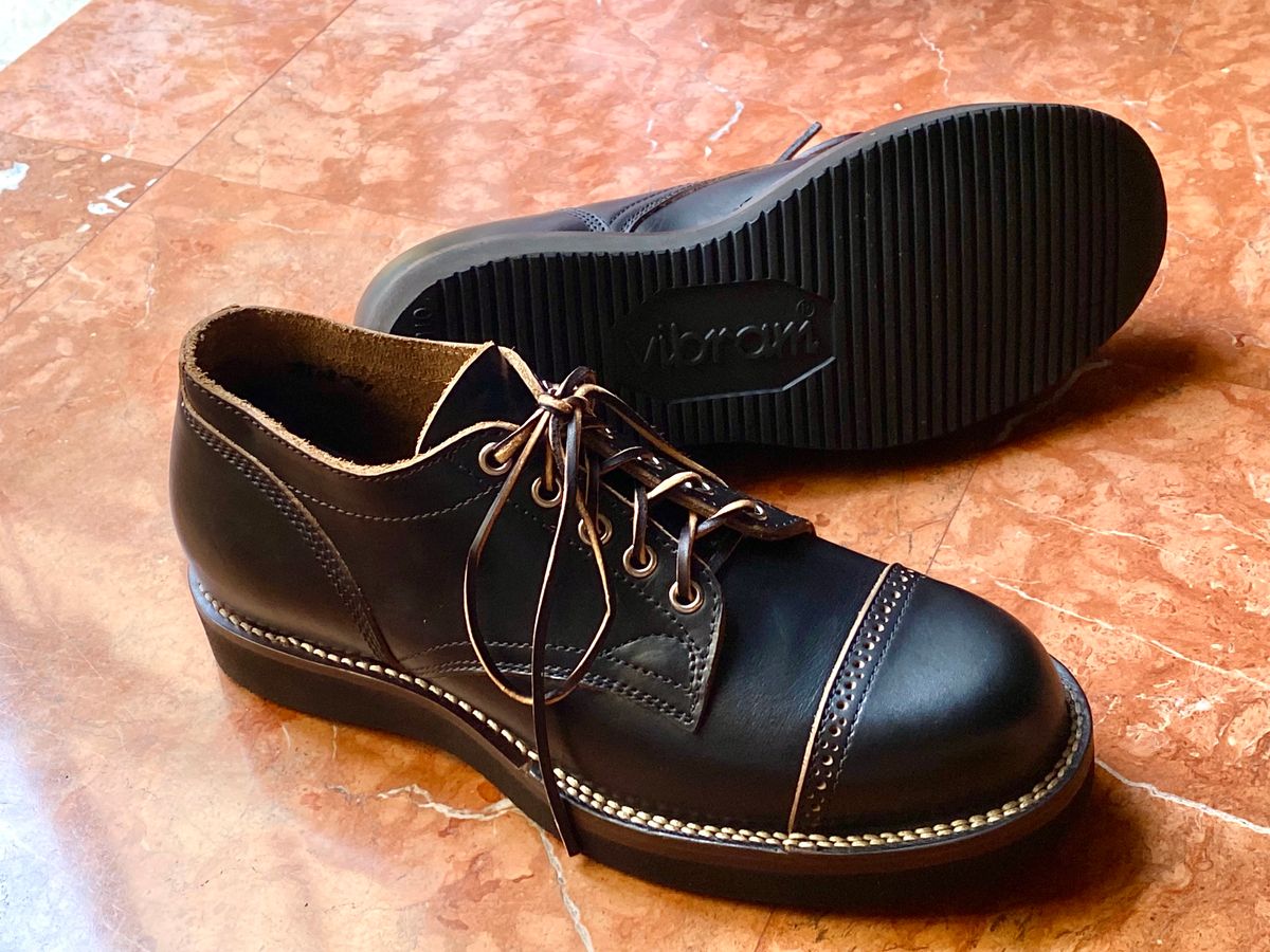 Photo by wwhmusic on June 18, 2024 of the Wan Er Service Shoes in Horween Black Chromexcel.