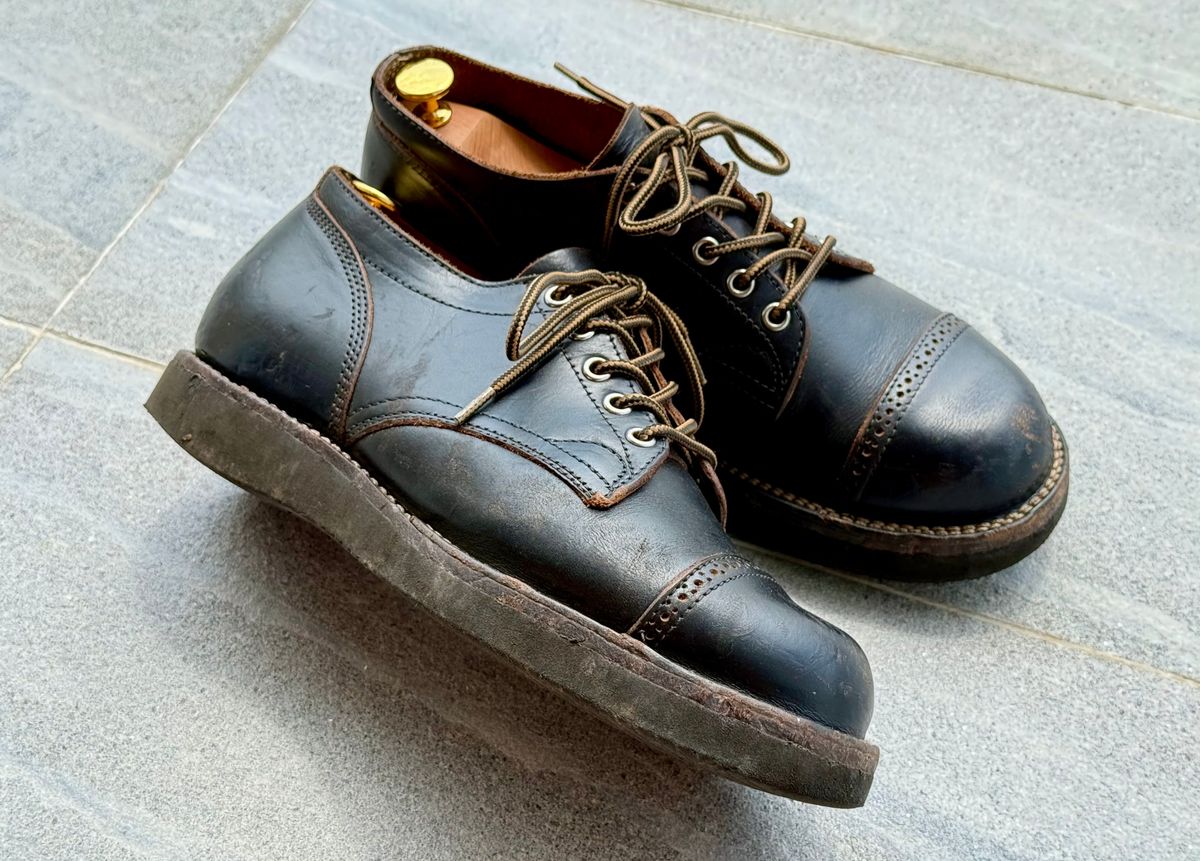 Photo by wwhmusic on November 15, 2024 of the Wan Er Service Shoes in Horween Black Chromexcel.