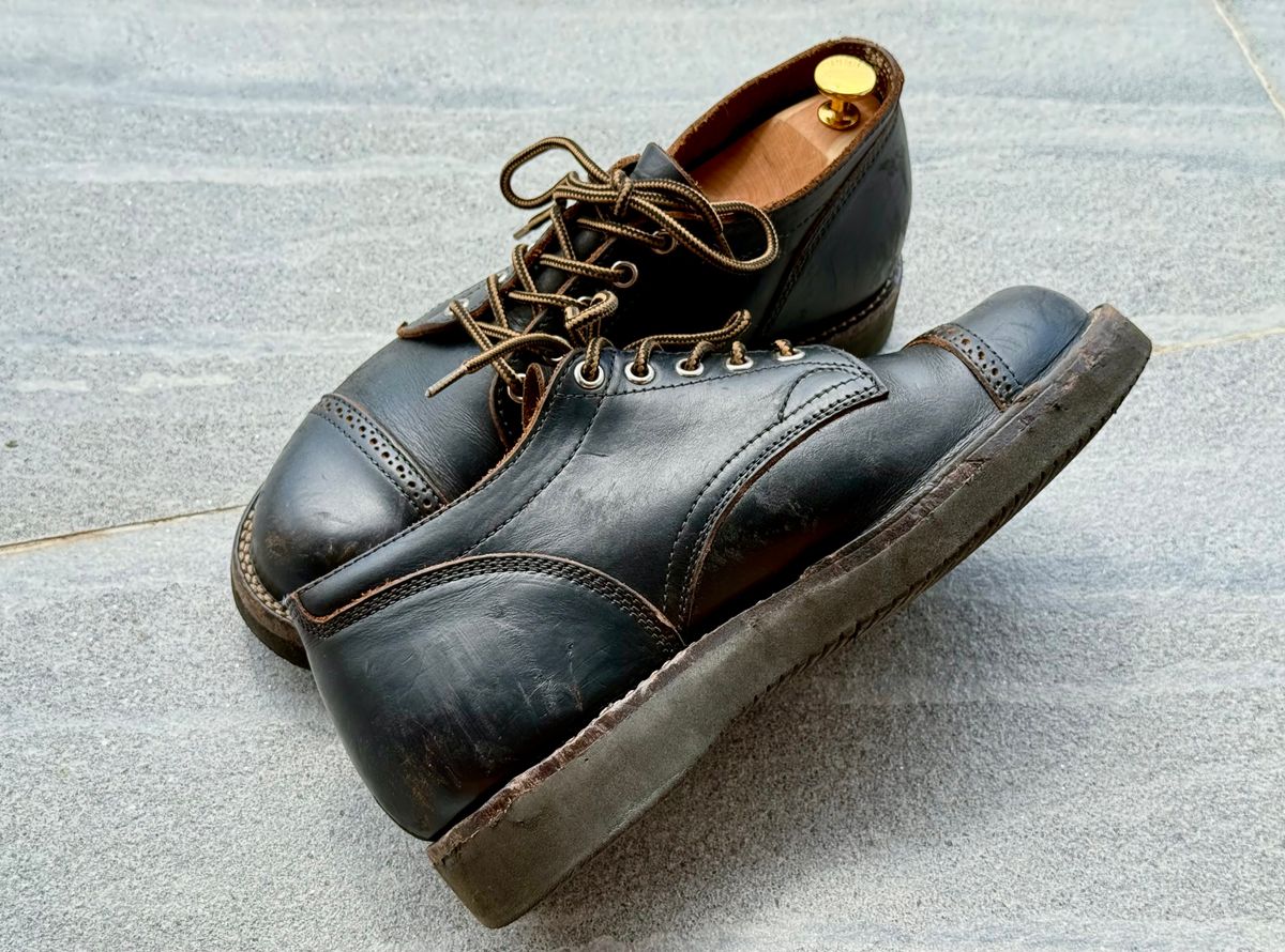 Photo by wwhmusic on November 15, 2024 of the Wan Er Service Shoes in Horween Black Chromexcel.