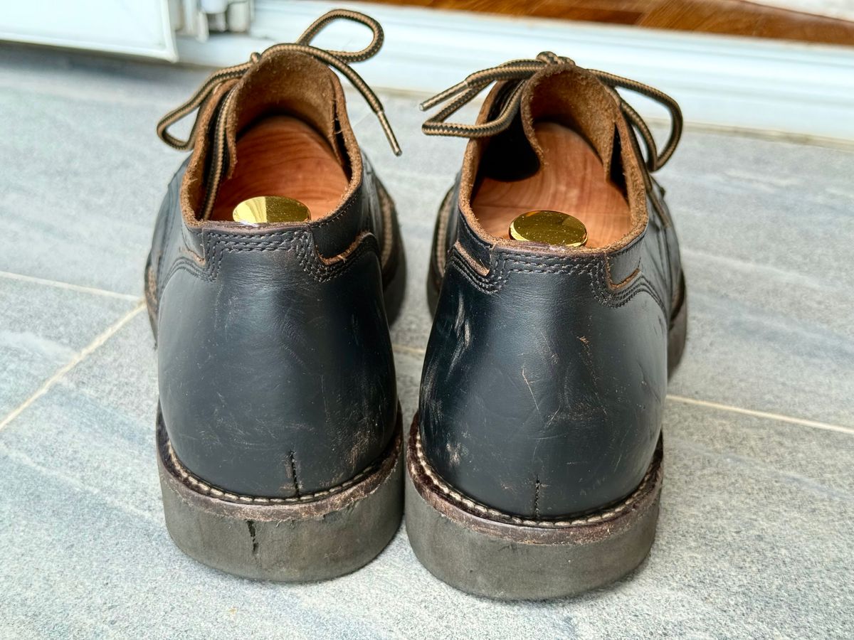 Photo by wwhmusic on November 15, 2024 of the Wan Er Service Shoes in Horween Black Chromexcel.