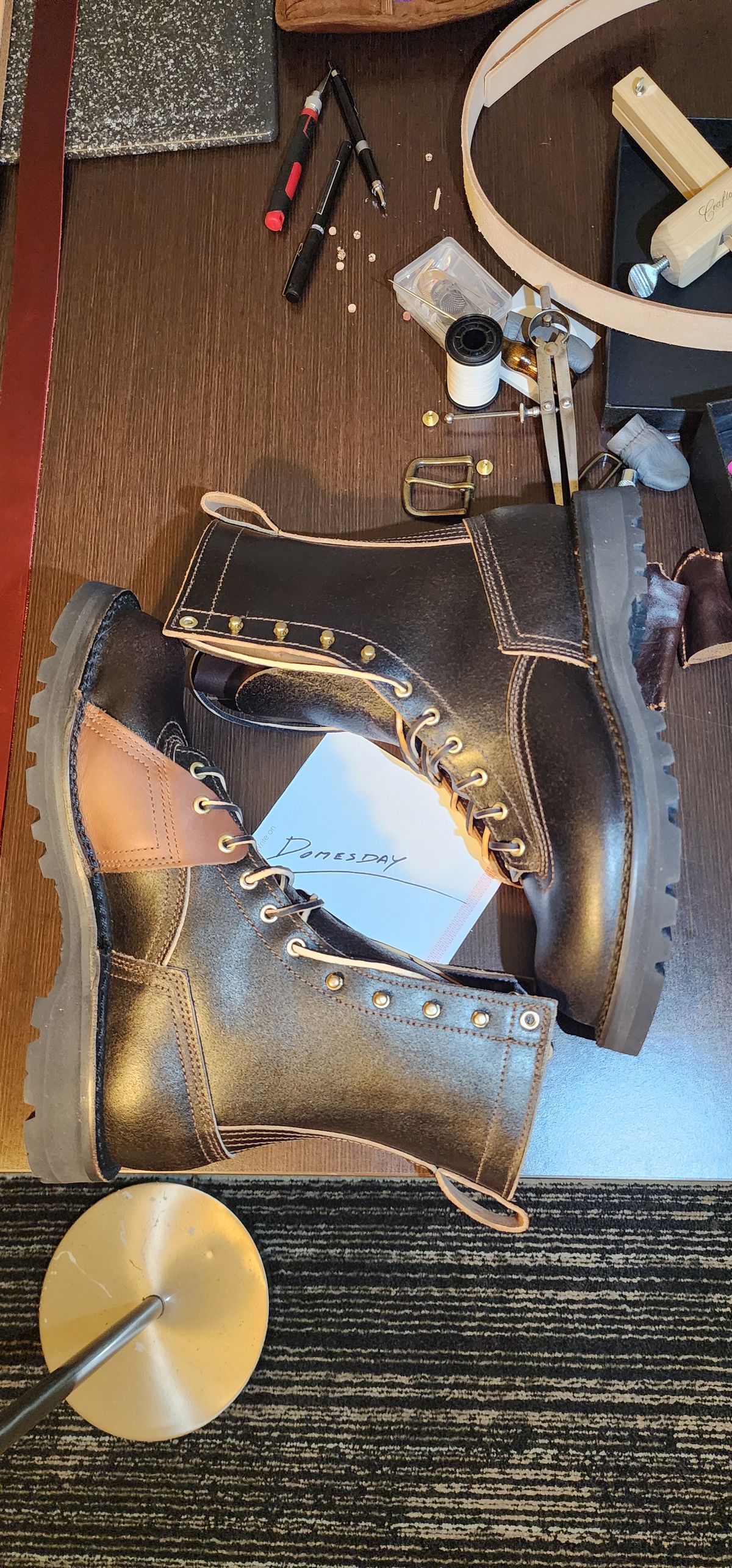 Photo by ProletariatPrince on October 1, 2024 of the Nicks x Rose Anvil ND3 in Horween Brown Waxed Flesh.