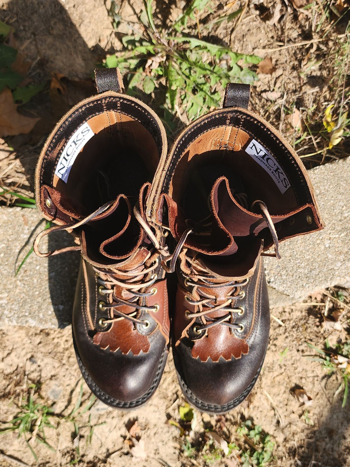 Photo by ProletariatPrince on October 13, 2024 of the Nicks x Rose Anvil ND3 in Horween Brown Waxed Flesh.