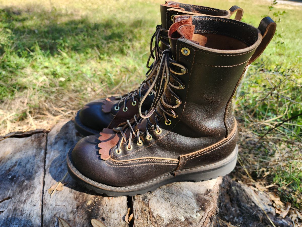 Photo by ProletariatPrince on October 27, 2024 of the Nicks x Rose Anvil ND3 in Horween Brown Waxed Flesh.