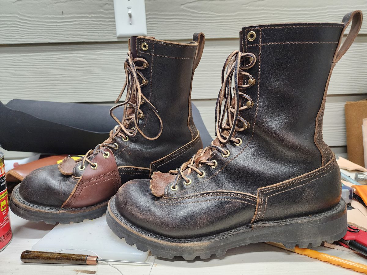 Photo by ProletariatPrince on December 22, 2024 of the Nicks x Rose Anvil ND3 in Horween Brown Waxed Flesh.