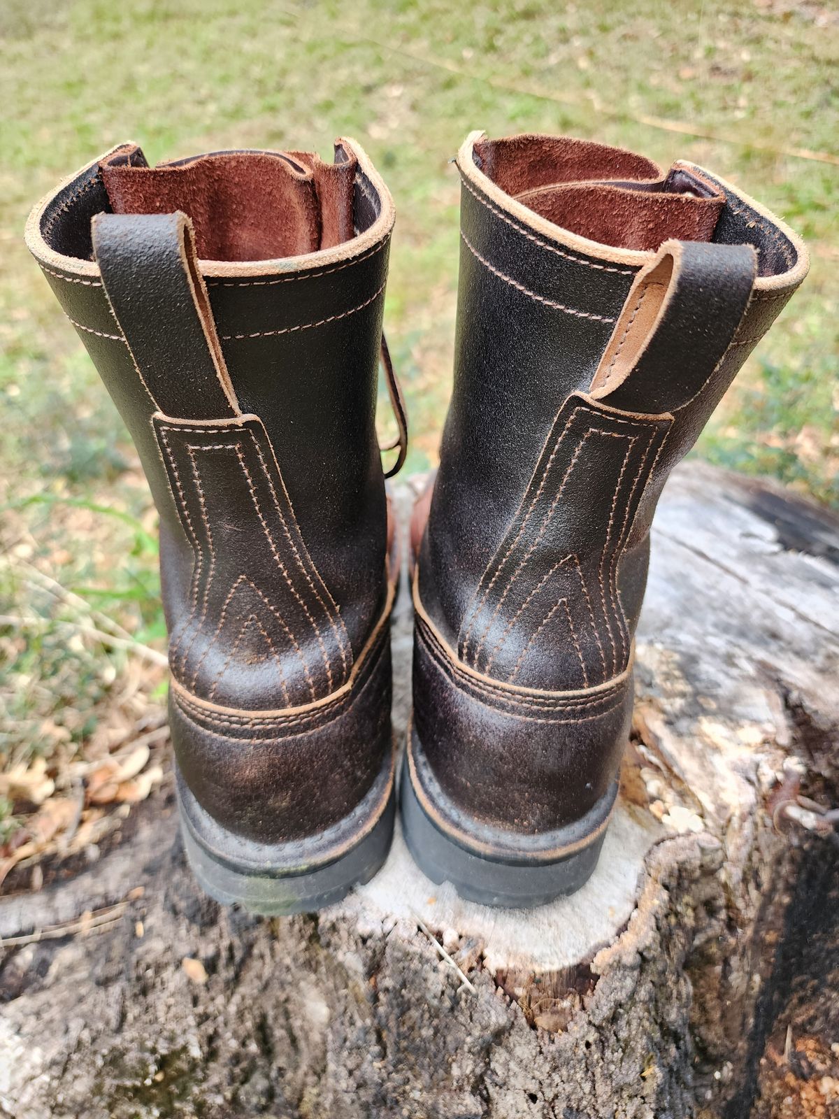 Photo by ProletariatPrince on January 5, 2025 of the Nicks x Rose Anvil ND3 in Horween Brown Waxed Flesh.