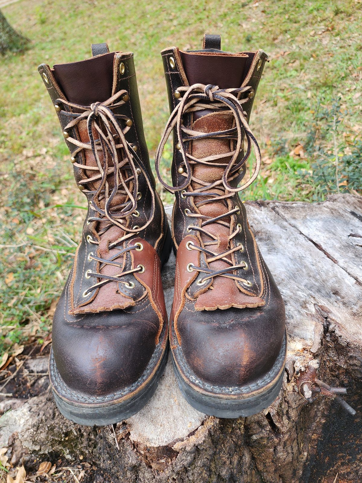 Photo by ProletariatPrince on January 5, 2025 of the Nicks x Rose Anvil ND3 in Horween Brown Waxed Flesh.