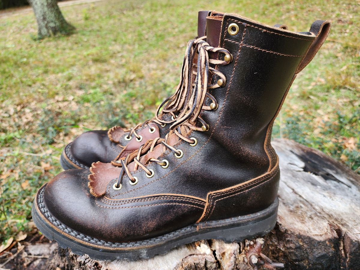 Photo by ProletariatPrince on January 5, 2025 of the Nicks x Rose Anvil ND3 in Horween Brown Waxed Flesh.