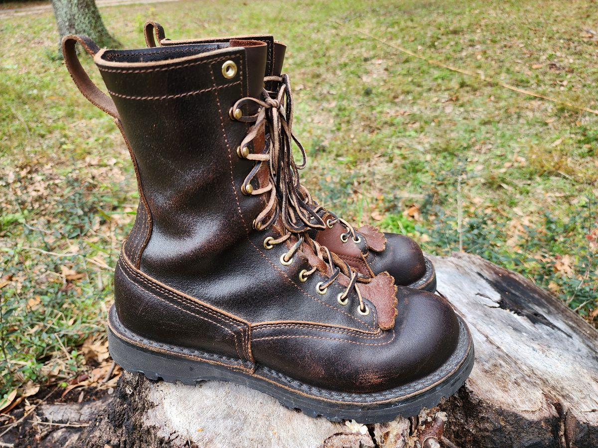 Photo by ProletariatPrince on January 5, 2025 of the Nicks x Rose Anvil ND3 in Horween Brown Waxed Flesh.