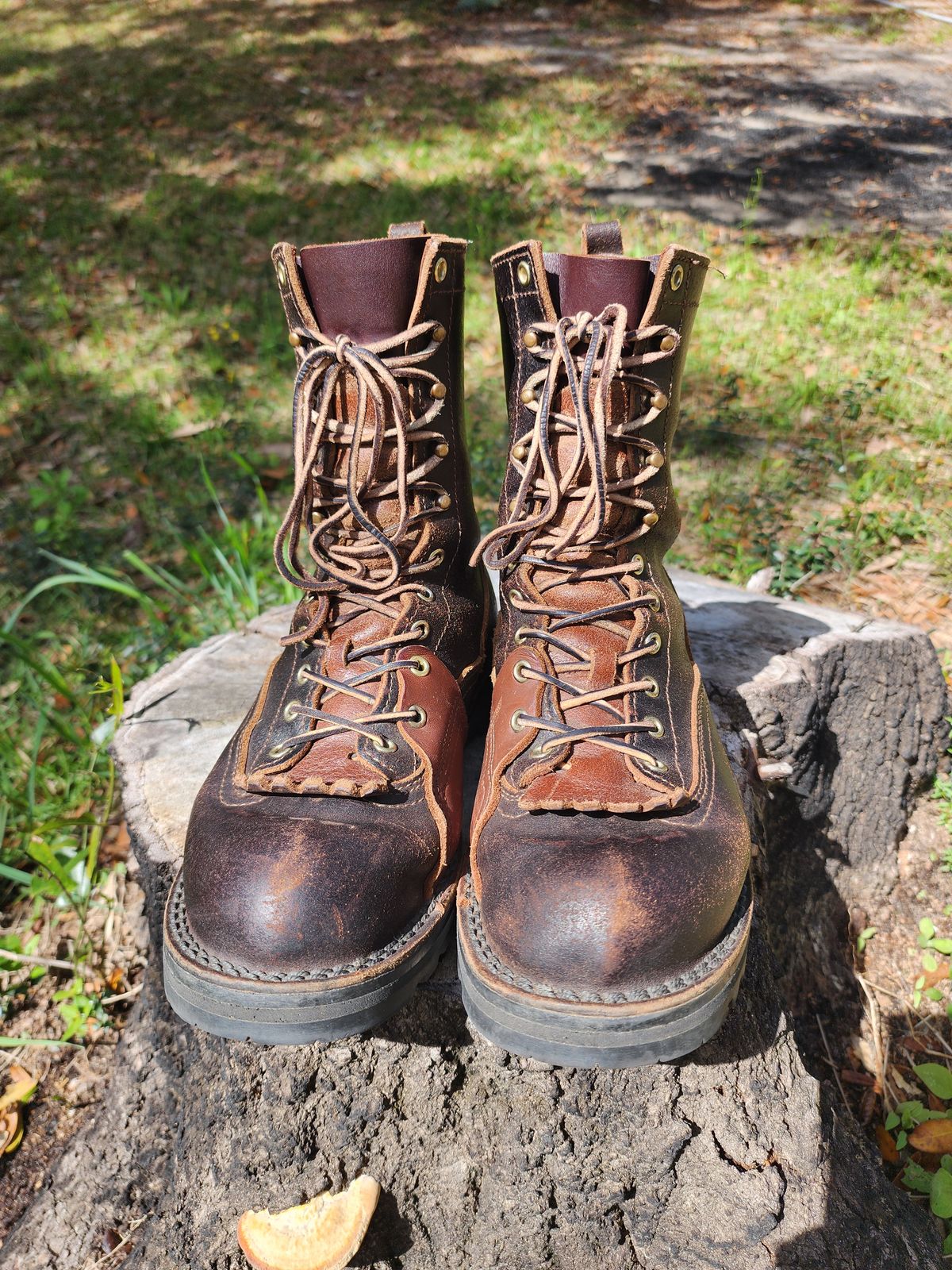 Photo by ProletariatPrince on March 16, 2025 of the Nicks x Rose Anvil ND3 in Horween Brown Waxed Flesh.