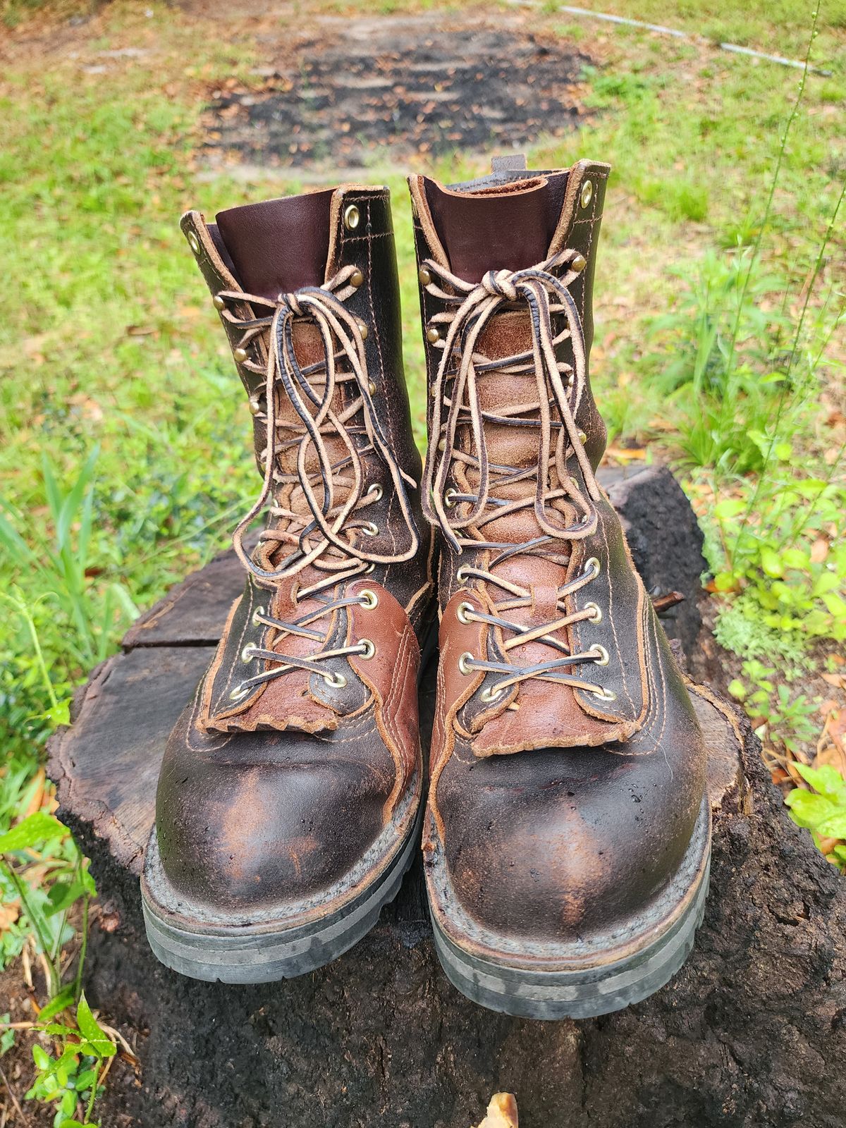 Photo by ProletariatPrince on March 30, 2025 of the Nicks x Rose Anvil ND3 in Horween Brown Waxed Flesh.