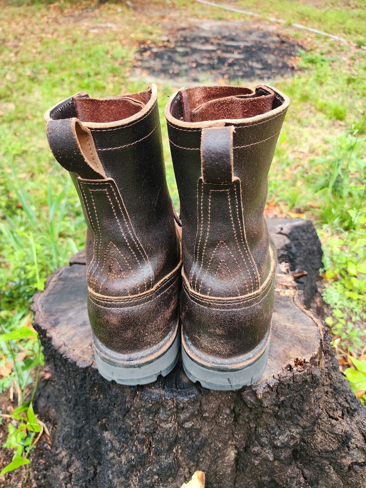 Photo by ProletariatPrince on March 30, 2025 of the Nicks x Rose Anvil ND3 in Horween Brown Waxed Flesh.