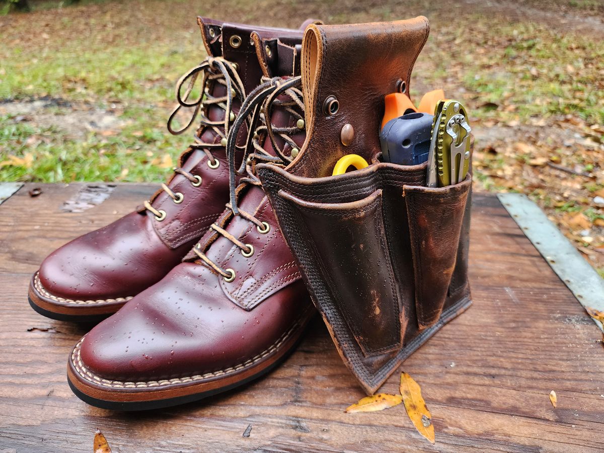 Photo by ProletariatPrince on December 5, 2025 of the Hubble Creek Boots Convertible Tool Pouch V2 in Mahogany Overdyed Utility.