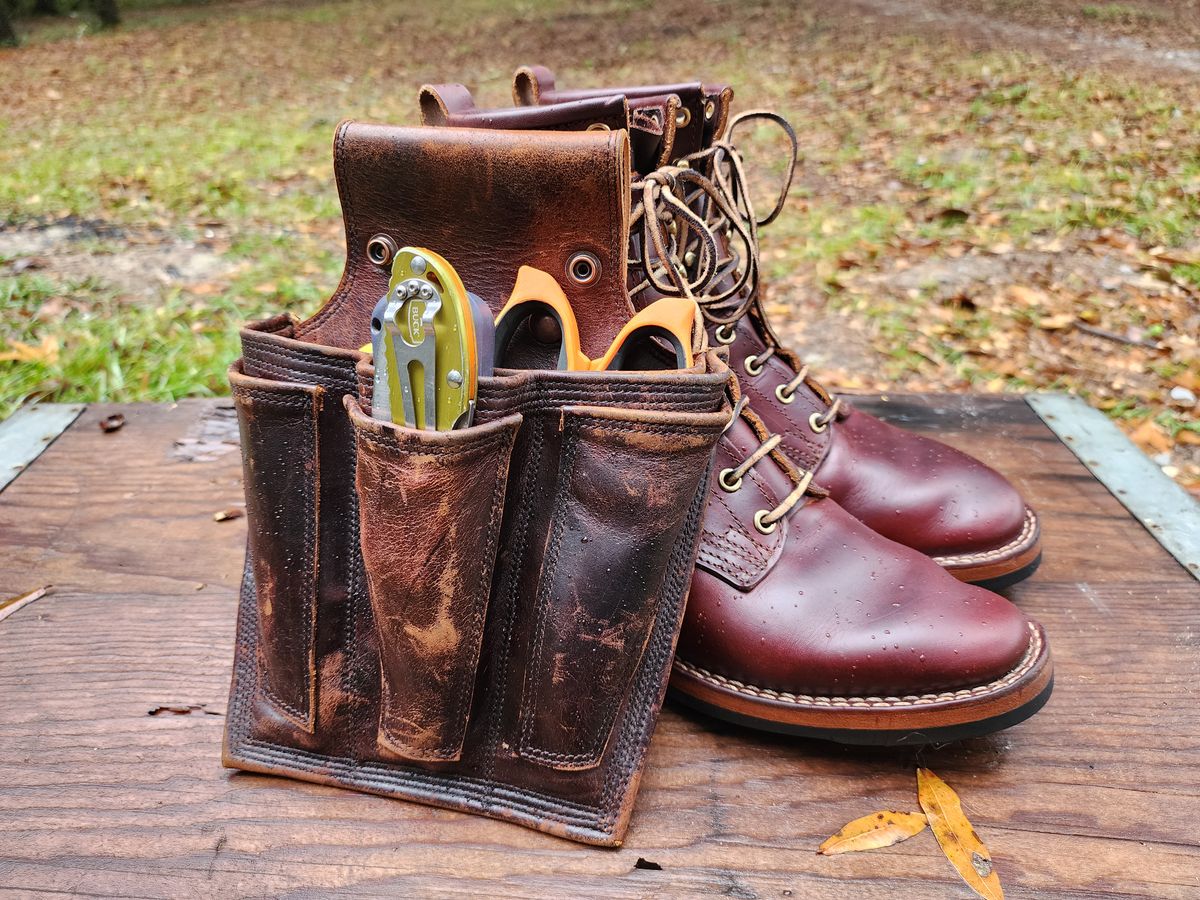 Photo by ProletariatPrince on December 5, 2025 of the Hubble Creek Boots Convertible Tool Pouch V2 in Mahogany Overdyed Utility.