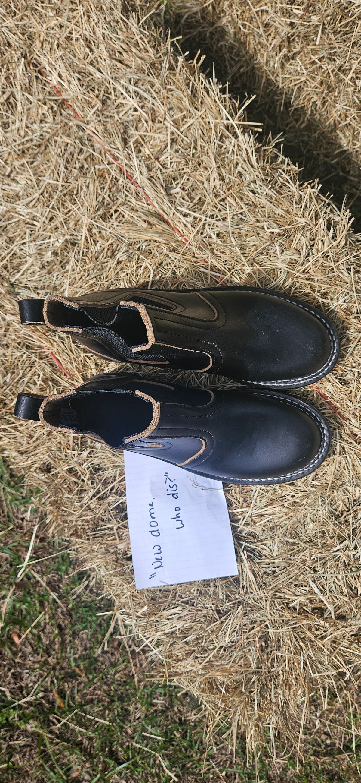 Photo by ProletariatPrince on October 4, 2025 of the Nicks Heritage Chelsea in Horween Black Chromexcel.