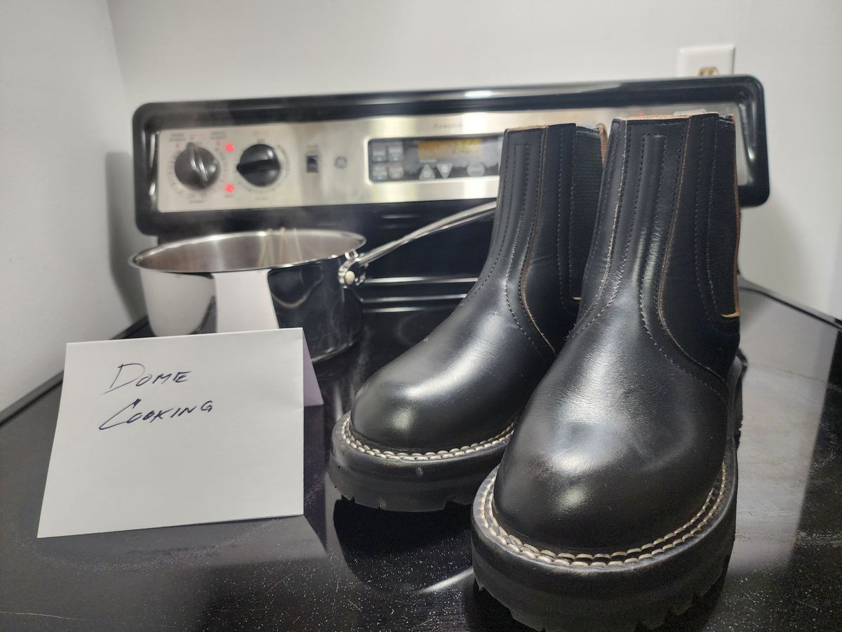 Photo by ProletariatPrince on November 6, 2025 of the Nicks Heritage Chelsea in Horween Black Chromexcel.