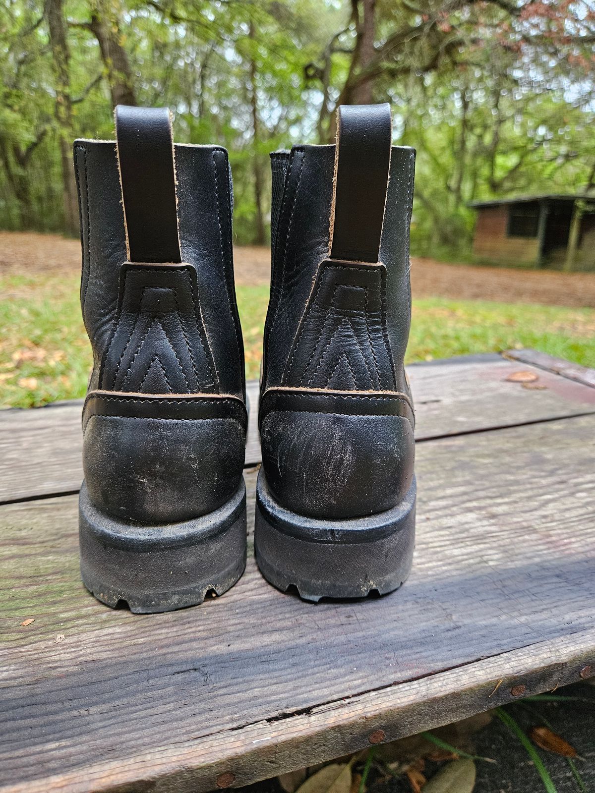 Photo by ProletariatPrince on April 5, 2026 of the Nicks Heritage Chelsea in Horween Black Chromexcel.