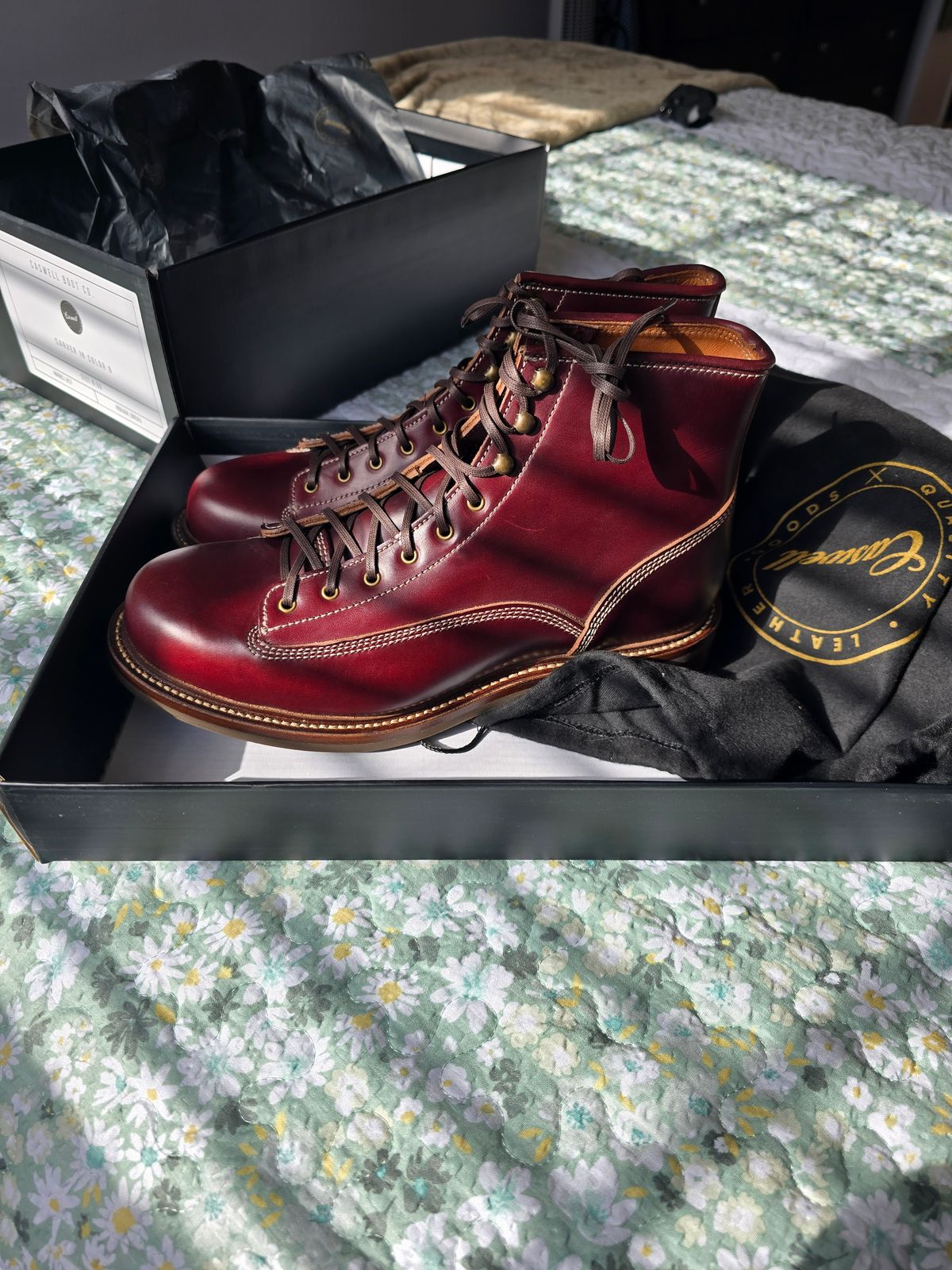 Photo by Albus_Dumblydorr on February 28, 2025 of the Casswell Carver II in Horween Color 8 Chromexcel.