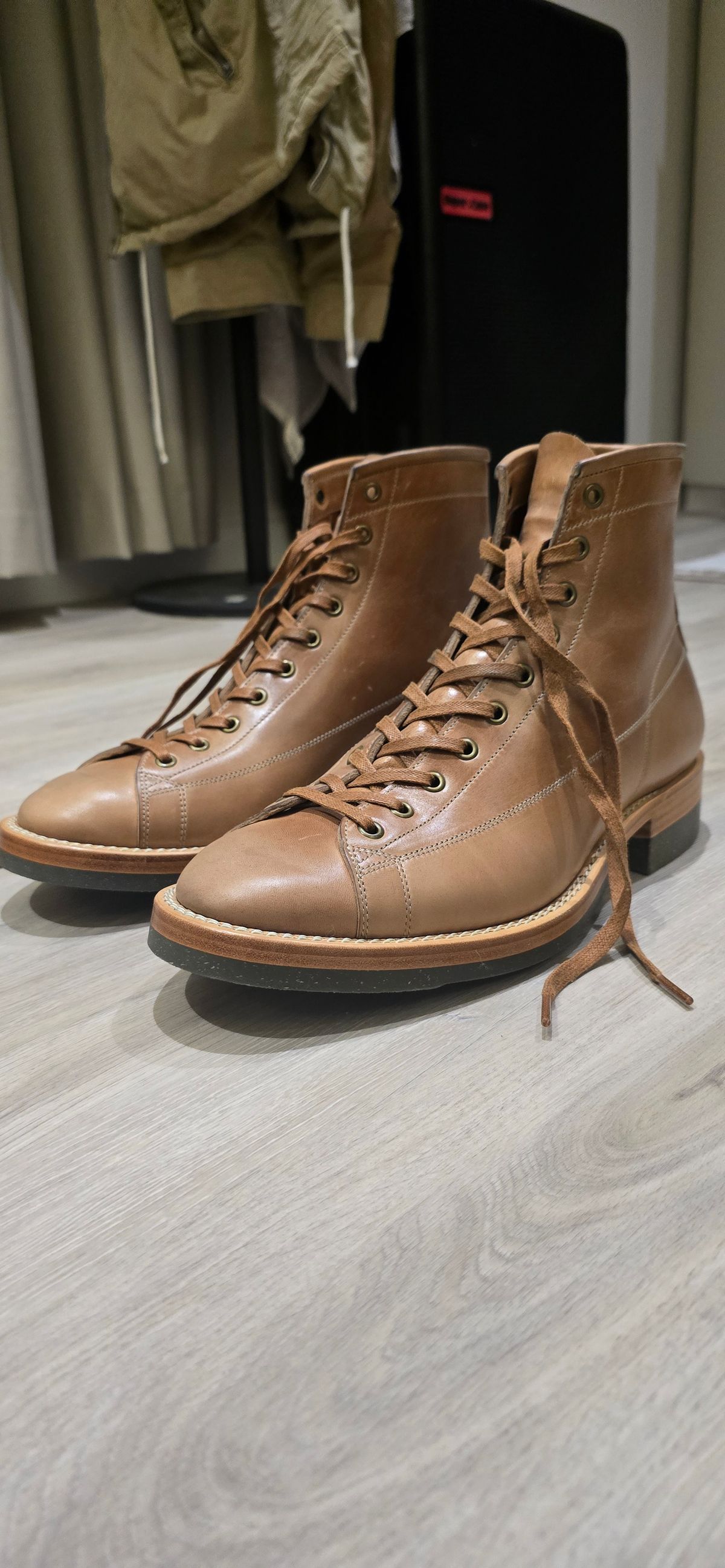 Photo by Justt_regular on February 1, 2026 of the Onderhoud LCV02 in Maryam Natural Horsebutt.