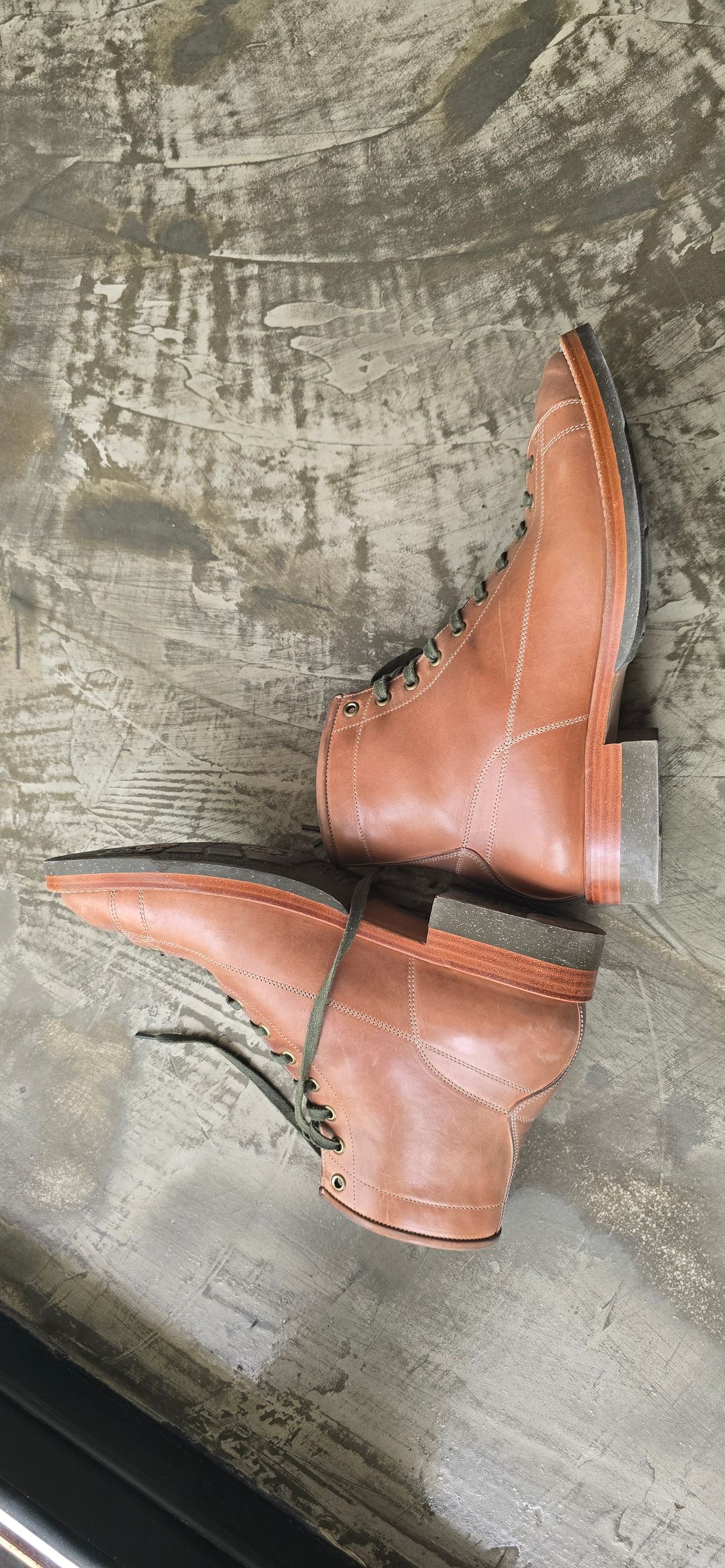 Photo by Justt_regular on March 9, 2026 of the Onderhoud LCV02 in Maryam Natural Horsebutt.