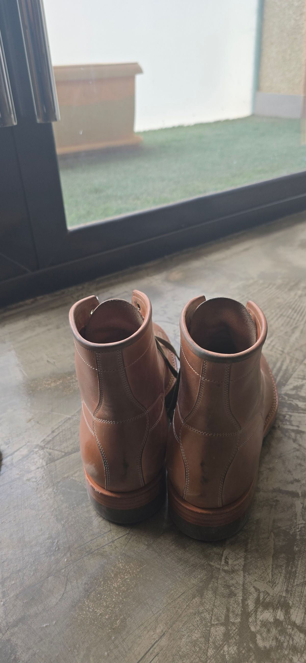 Photo by Justt_regular on March 9, 2026 of the Onderhoud LCV02 in Maryam Natural Horsebutt.