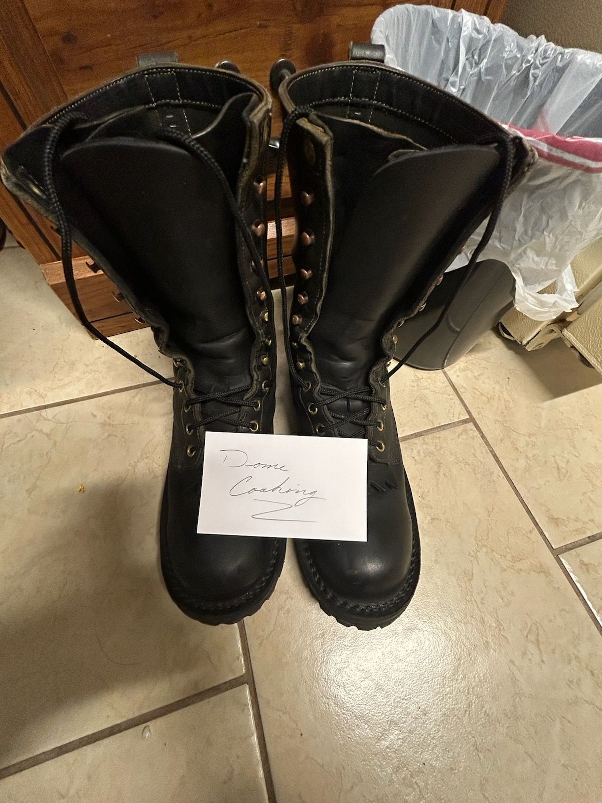 Photo by billyburl on November 5, 2025 of the White's Smokejumper in Seidel Black Oil Tan.