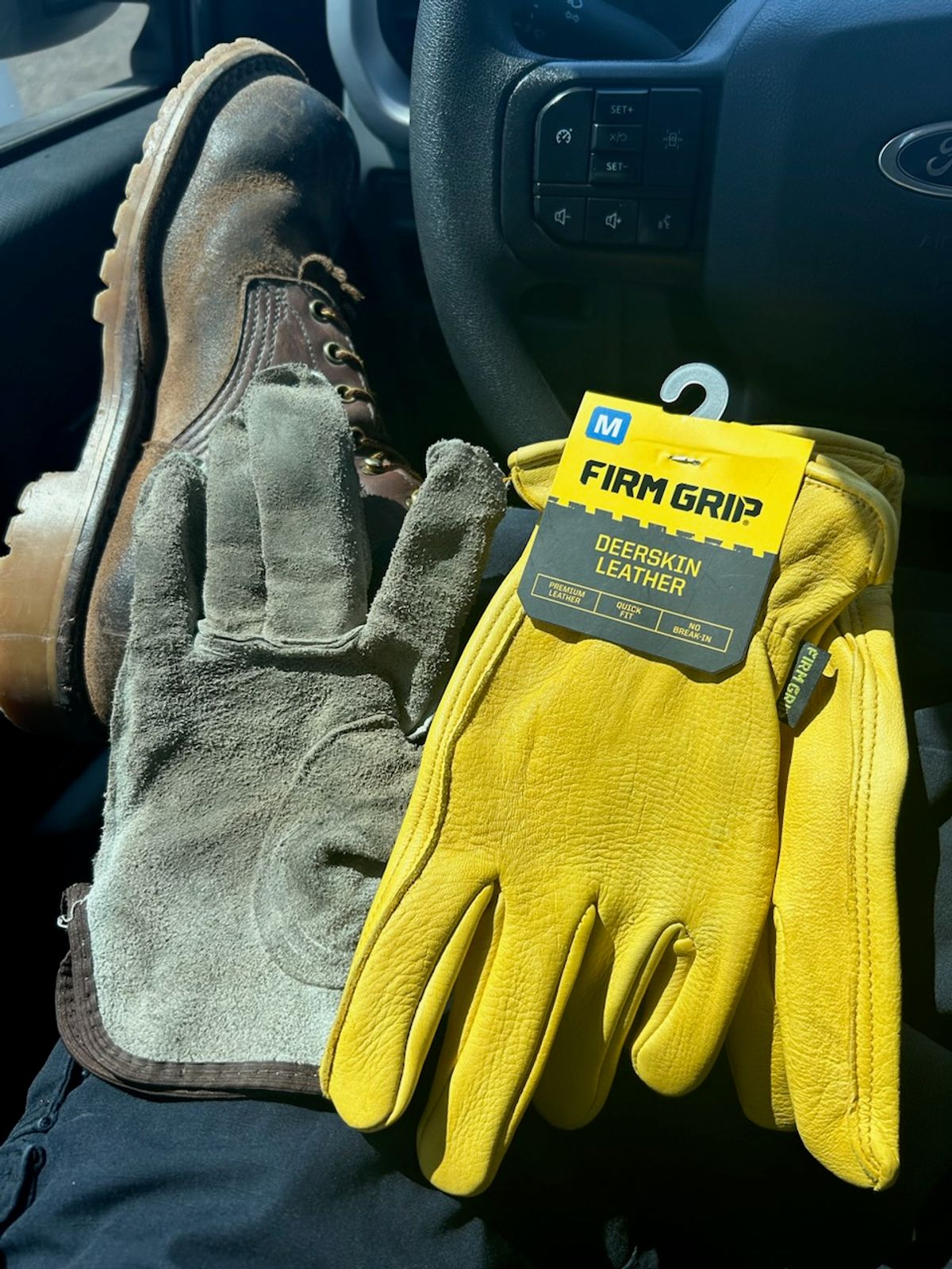 Photo by billyburl on September 30, 2025 of the Firm GRIP Deer Skin Work Gloves in Yellow Deer Skin.