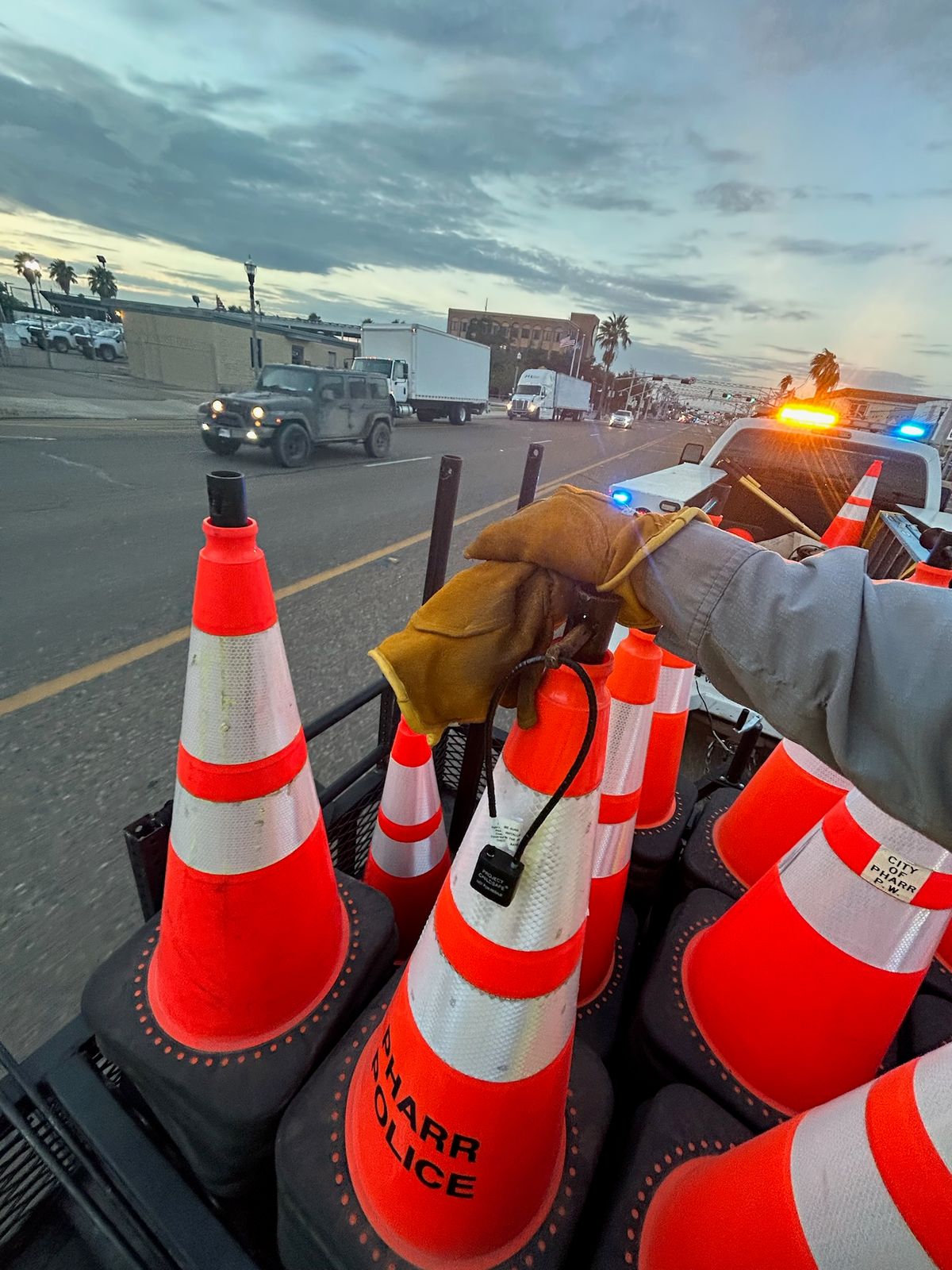 Photo by billyburl on November 5, 2025 of the Firm GRIP Deer Skin Work Gloves in Yellow Deer Skin.
