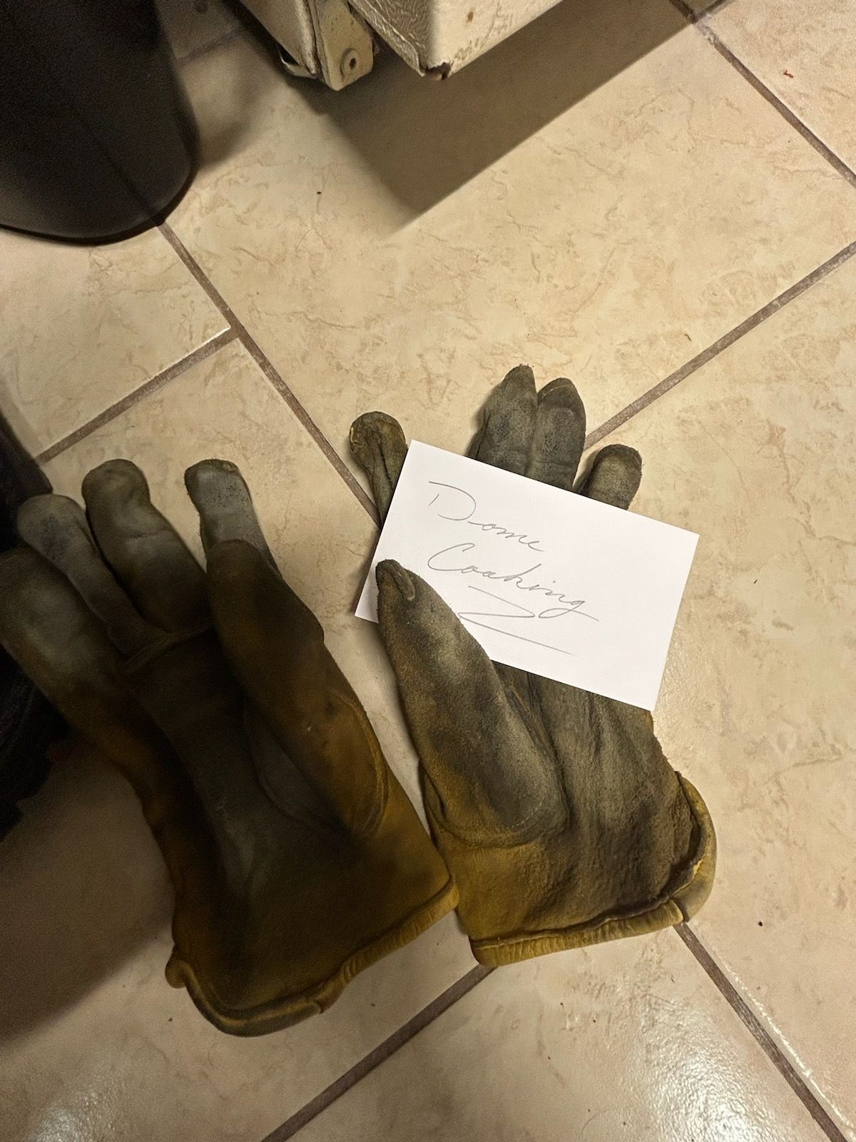 Photo by billyburl on November 5, 2025 of the Firm GRIP Deer Skin Work Gloves in Yellow Deer Skin.