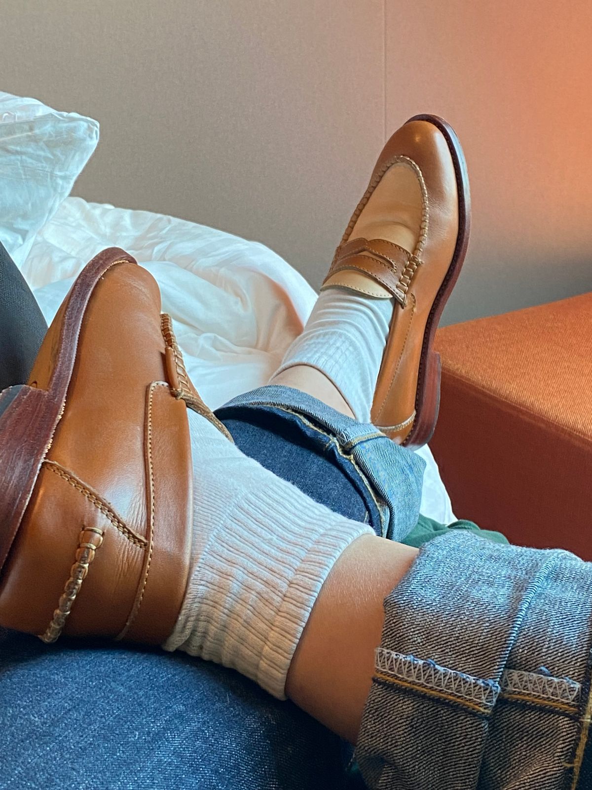 Photo by tudubz on December 20, 2023 of the Txture Penny Loafer in Indonesian Natural Pull Up.