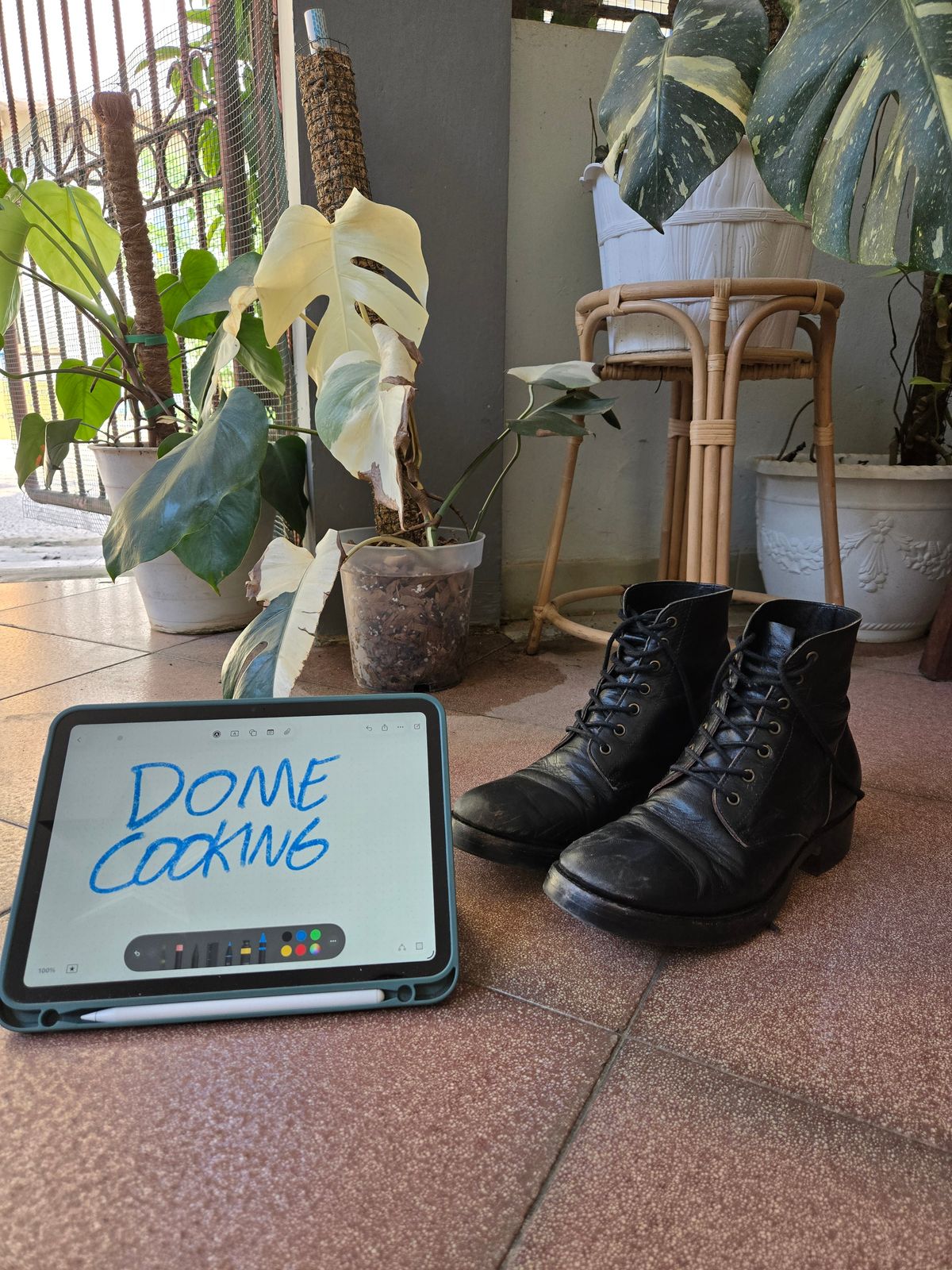 Photo by tudubz on November 1, 2025 of the Briselblack The Hawk in Teacore Horsehide shinki.