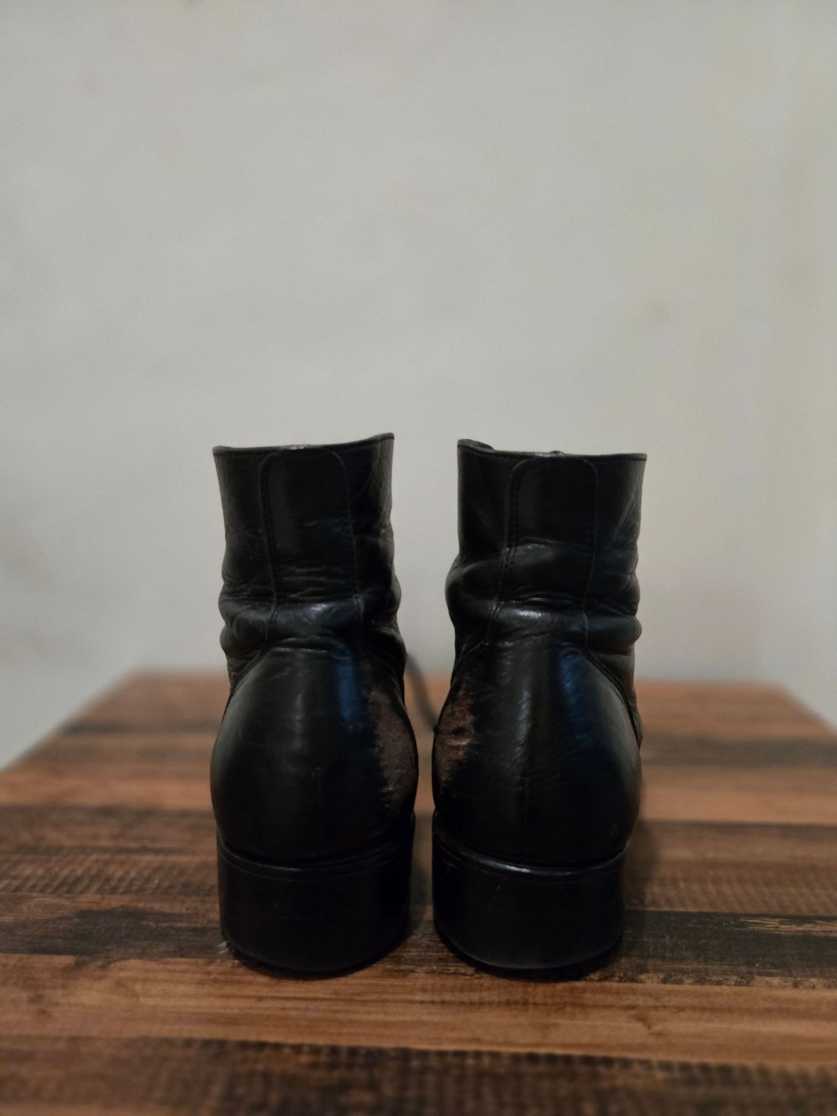 Photo by tudubz on March 2, 2026 of the Briselblack The Hawk in Teacore Horsehide shinki.