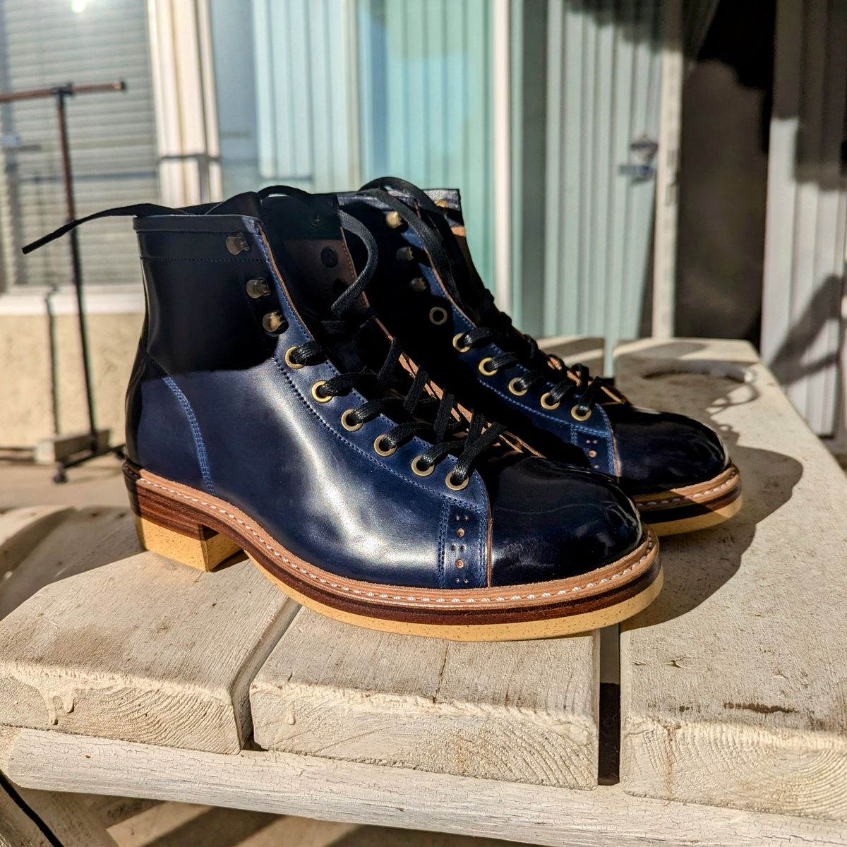 Photo by chipadoodle on January 14, 2025 of the Junkard MKB 1219 in Rocado Blue Shell Cordovan.