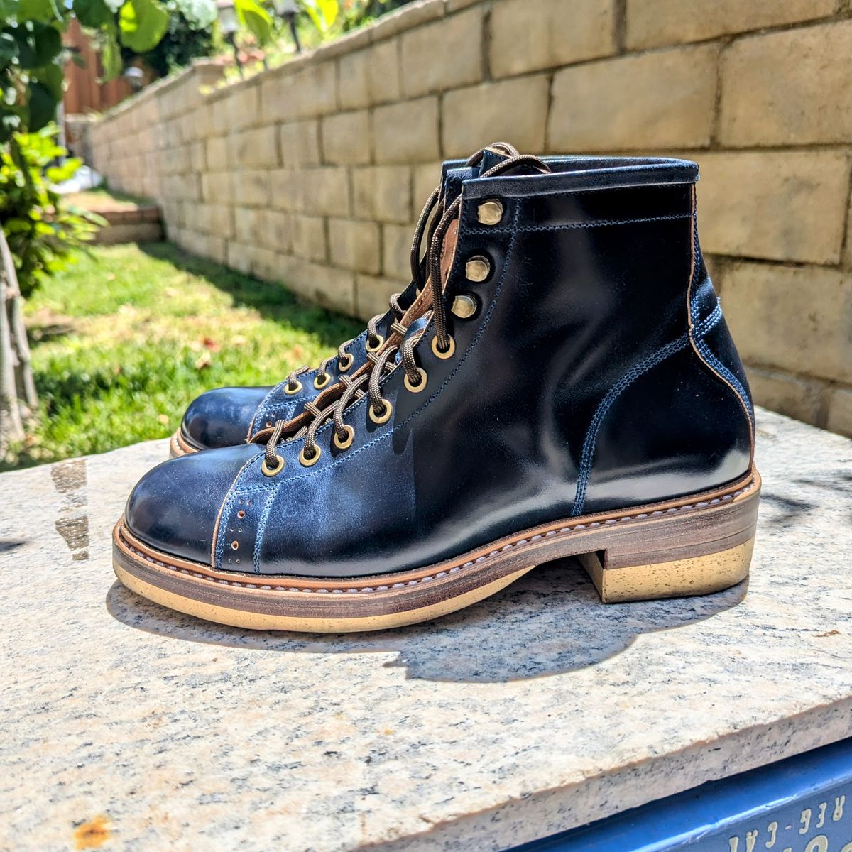 Photo by chipadoodle on May 27, 2025 of the Junkard MKB 1219 in Rocado Blue Shell Cordovan.