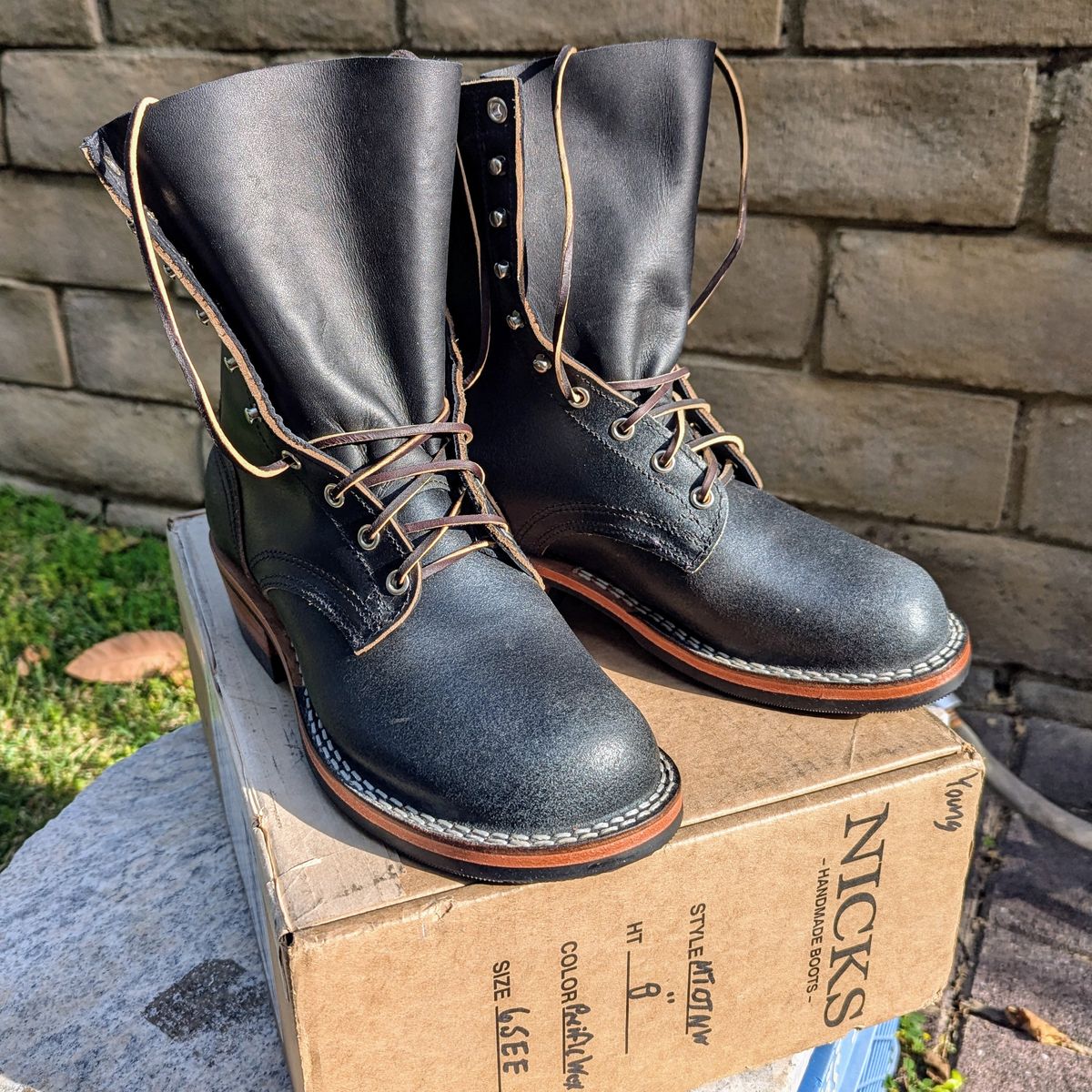 Photo by chipadoodle on May 29, 2025 of the Nicks MTO in Horween Pacific Waxed Flesh.