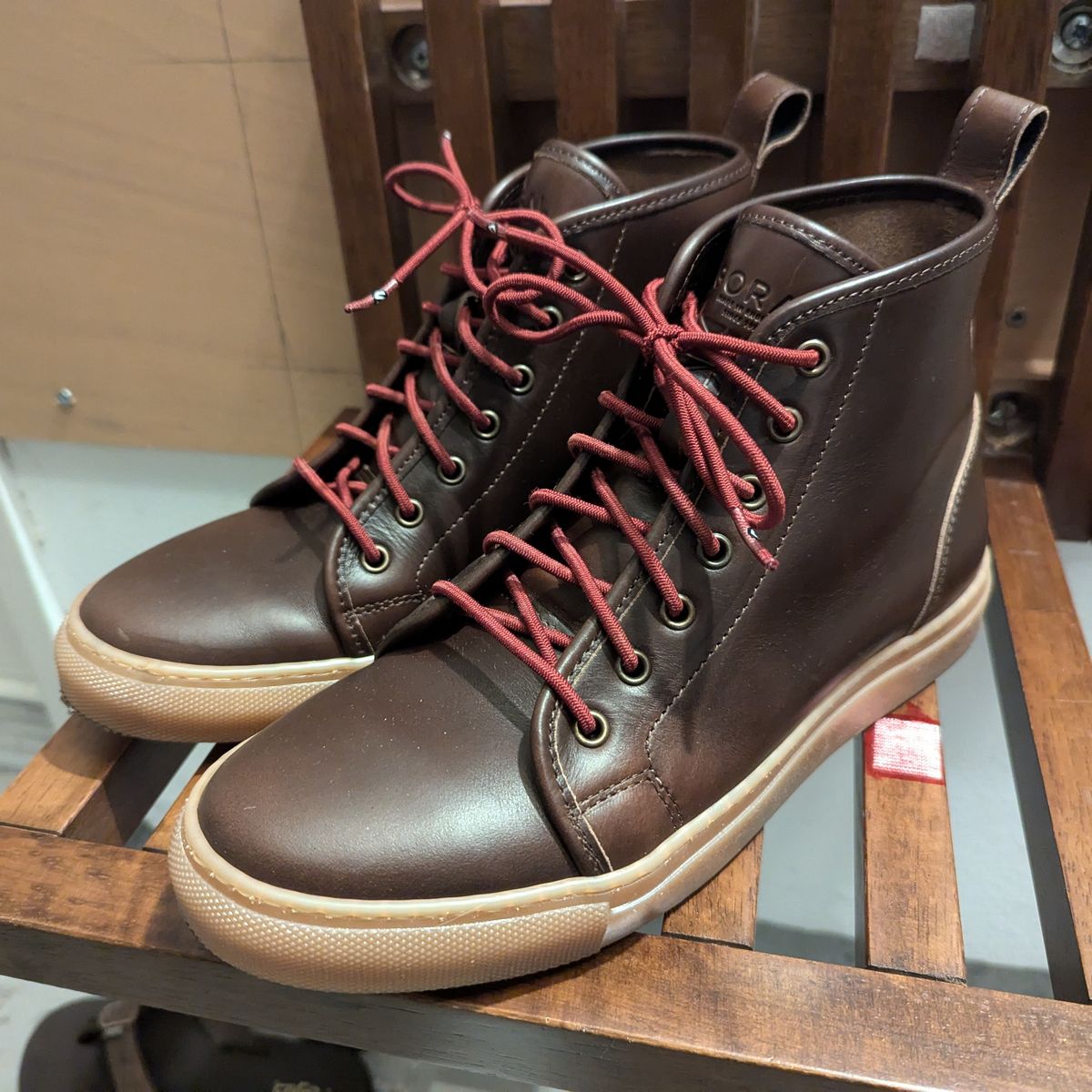 Photo by chipadoodle on July 14, 2024 of the Goral X Rose Anvil Smugs in Horween Brown Chromexcel.