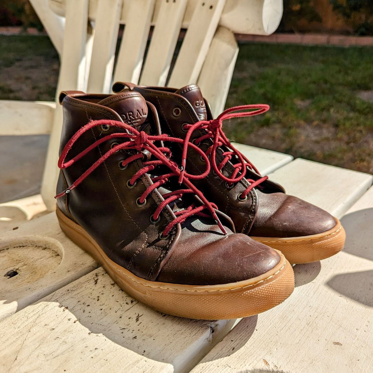 Photo by chipadoodle on October 1, 2024 of the Goral X Rose Anvil Smugs in Horween Brown Chromexcel.