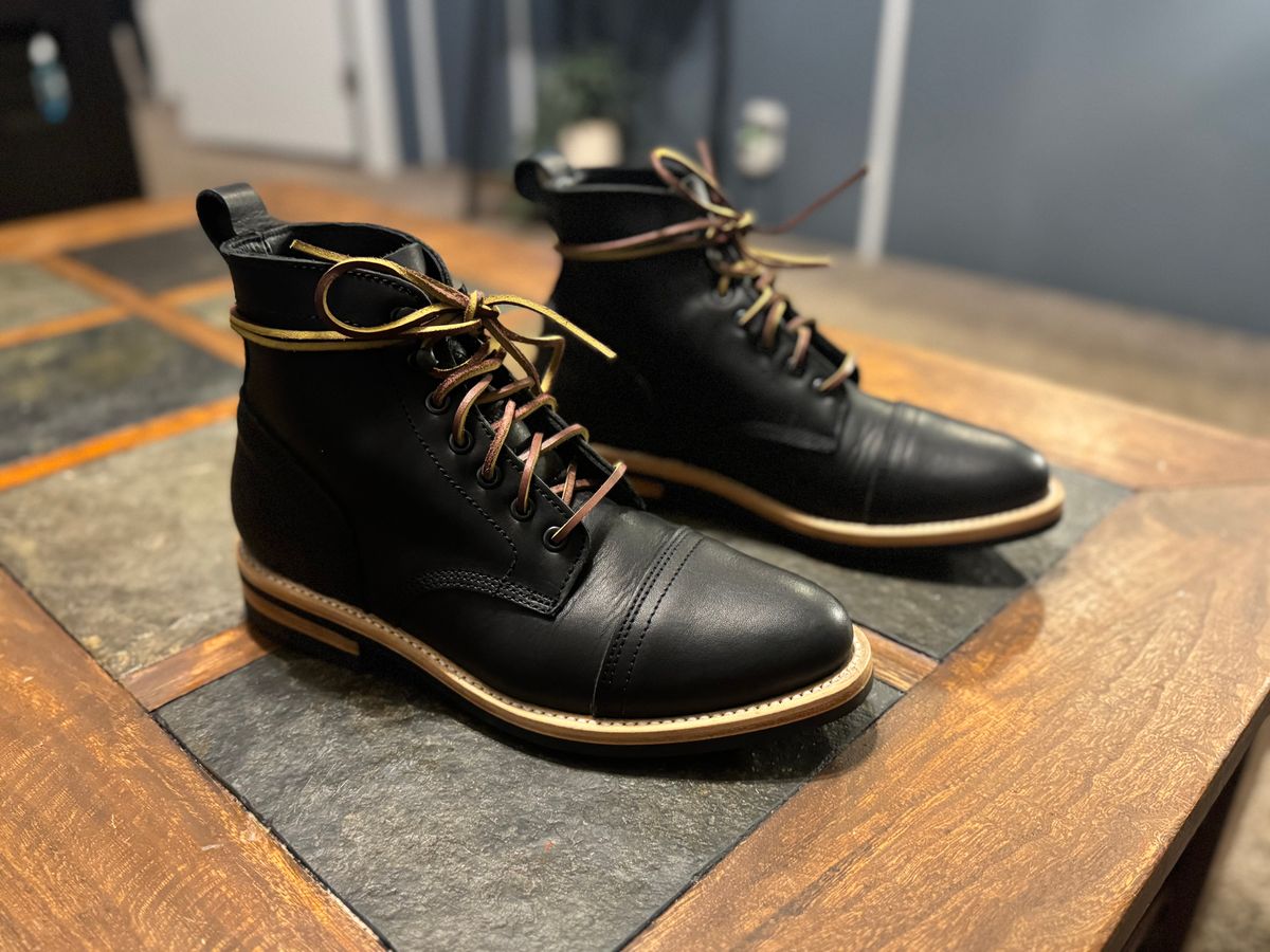 Photo by Jonathanht89 on June 28, 2025 of the The Urban Wolf Club Colt .45 in Black Oiled Full Grain Leather.