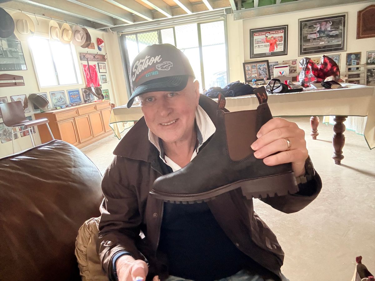 Photo by robrules on February 15, 2026 of the R.M. Williams Gardener Commando in C.f. Stead Brown Waxy Commander.