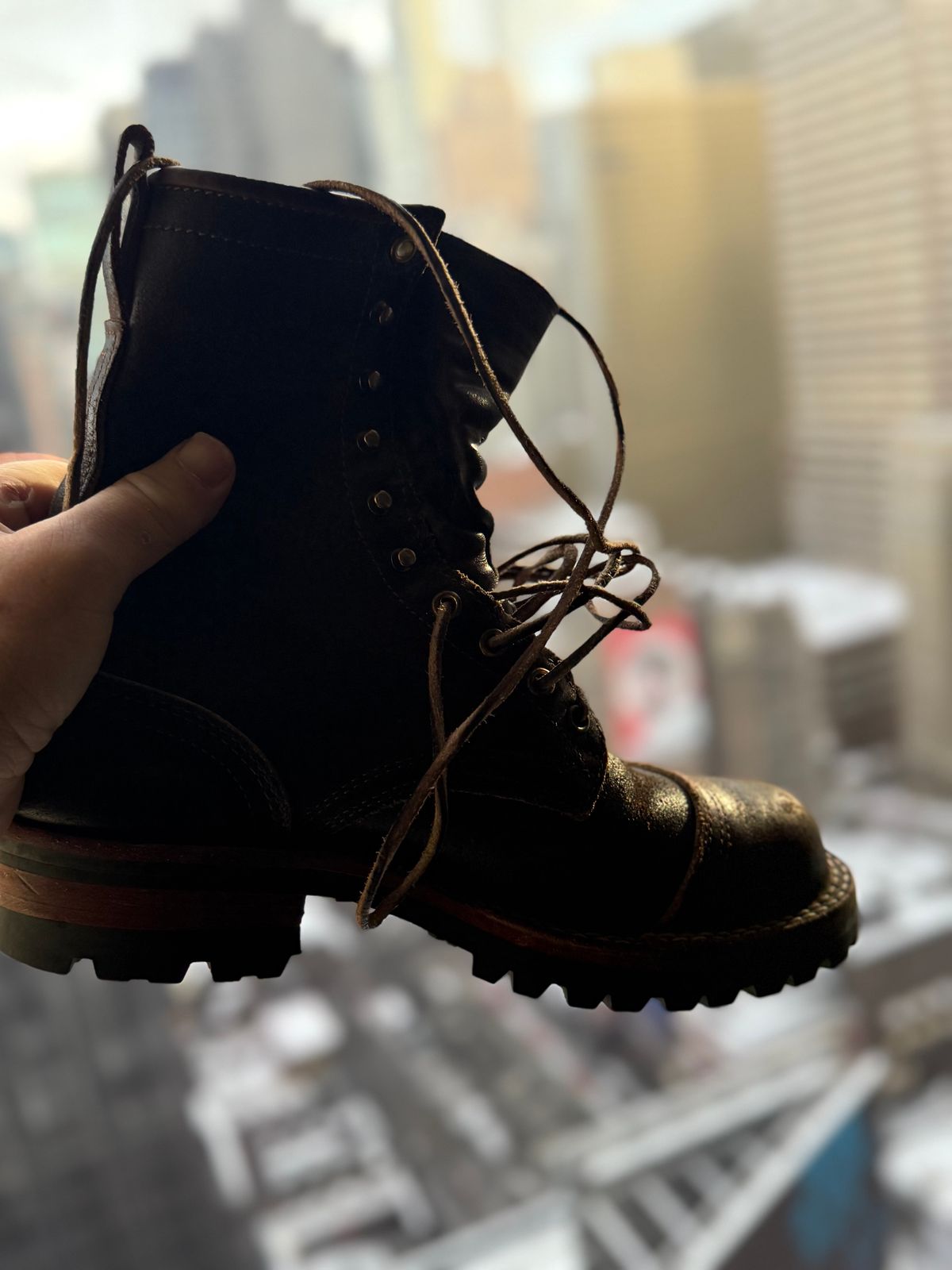 Photo by robrules on December 20, 2024 of the Nicks MTO in Horween Brown Waxed Flesh.