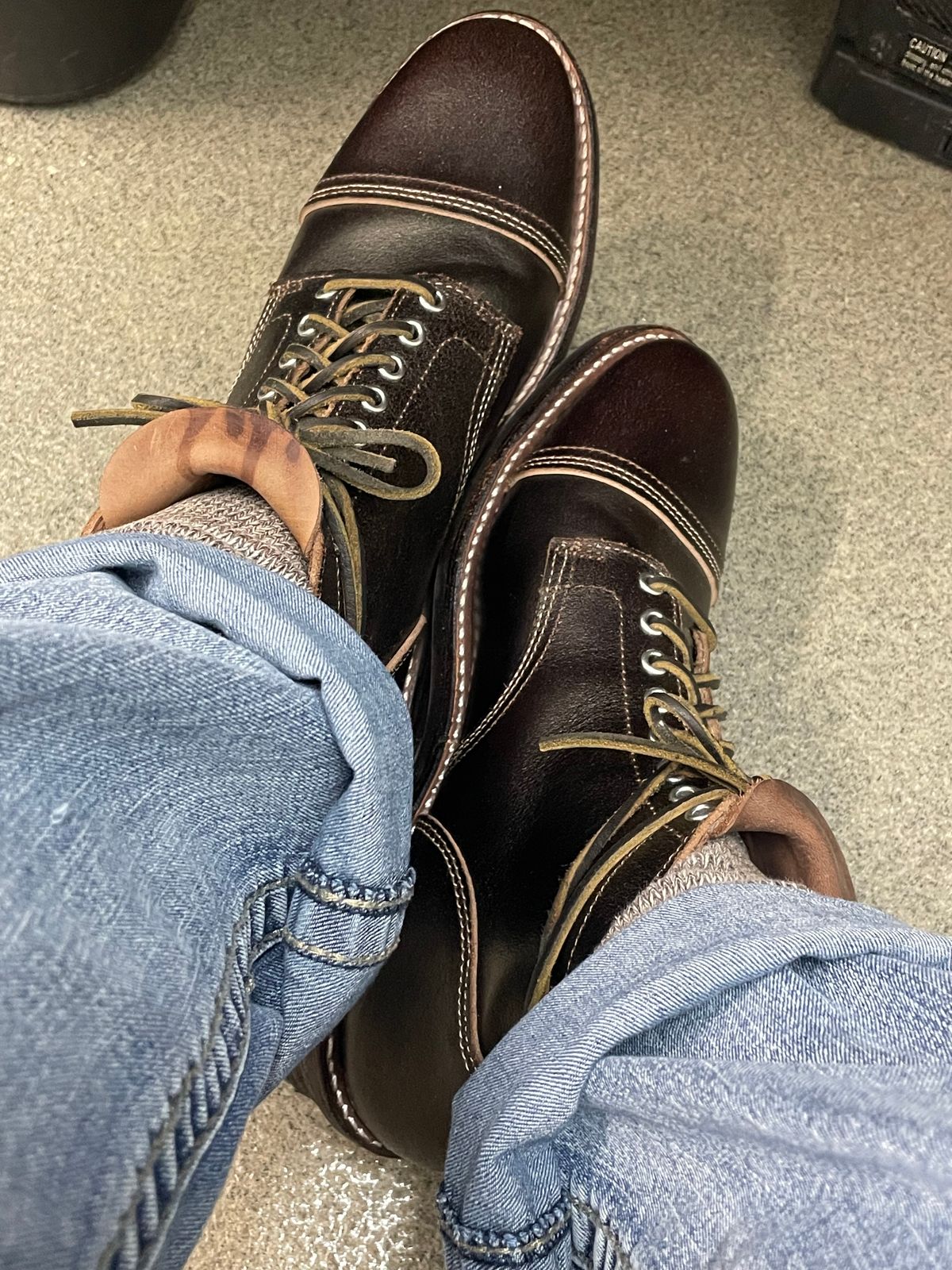 Photo by JGWTP on January 3, 2025 of the Thursday Vanguard in Horween Waxed Cacao.